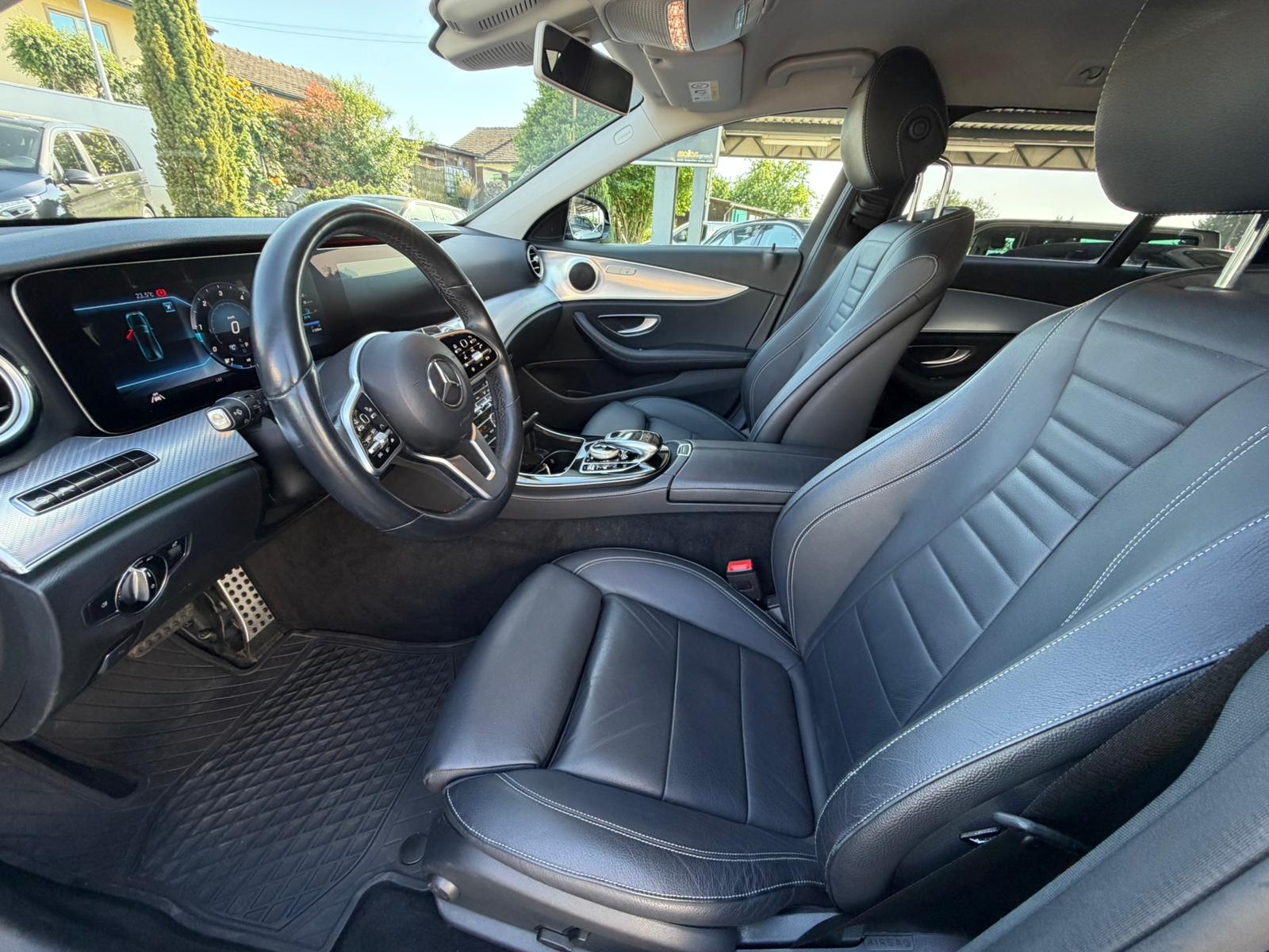 MERCEDES-BENZ E 220 d Avantgarde 4Matic 9G-Tronic-image-9
