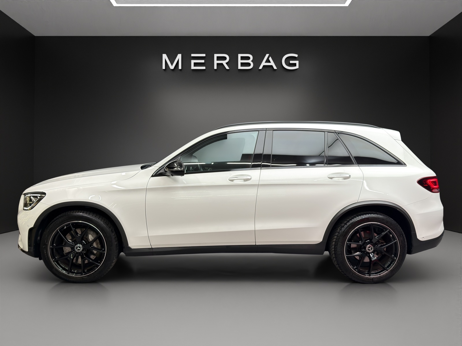 MERCEDES-BENZ GLC 200 AMG Line 4Matic-image-2