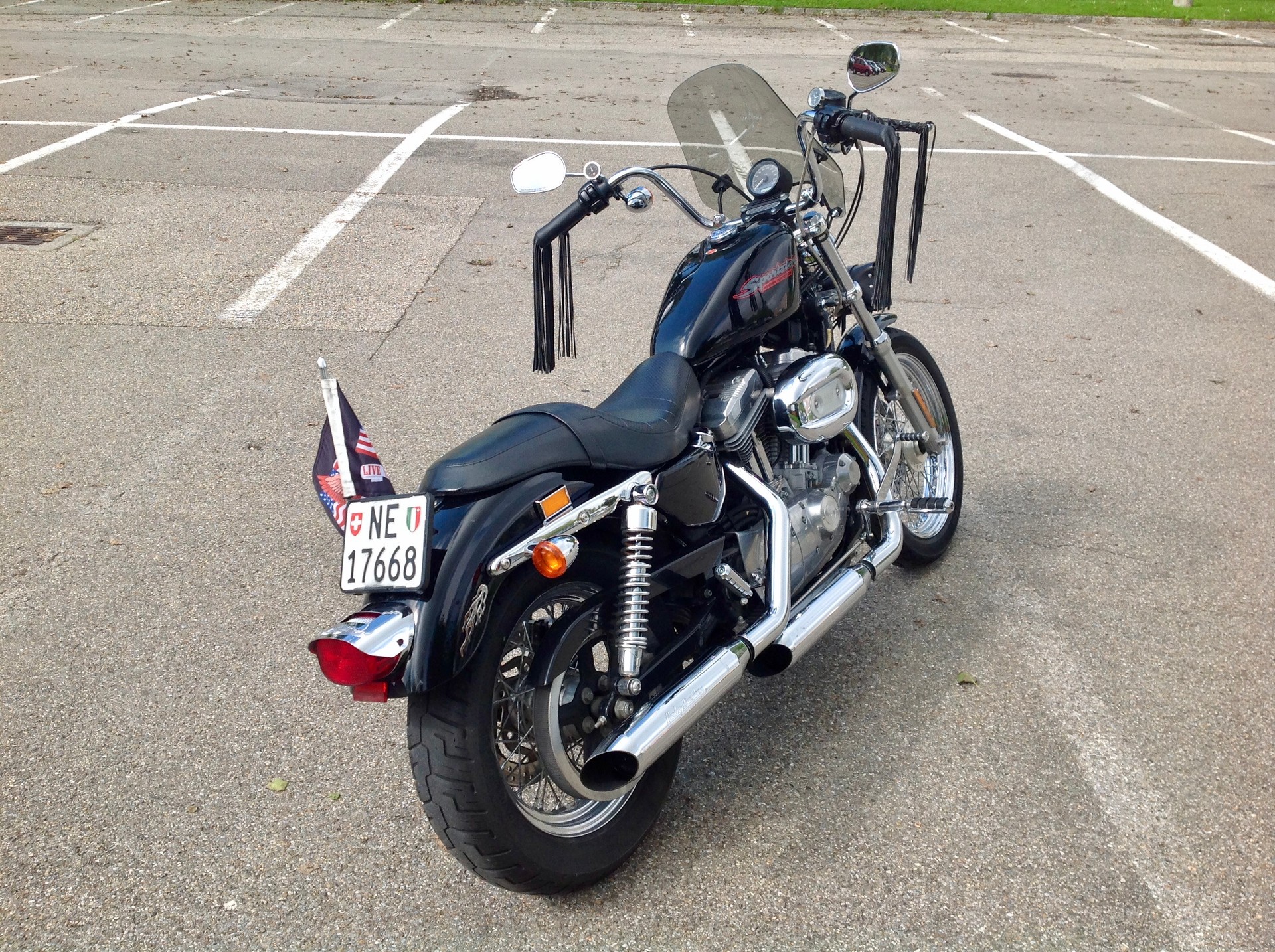 HARLEY-DAVIDSON XL 883 Hugger-image-1