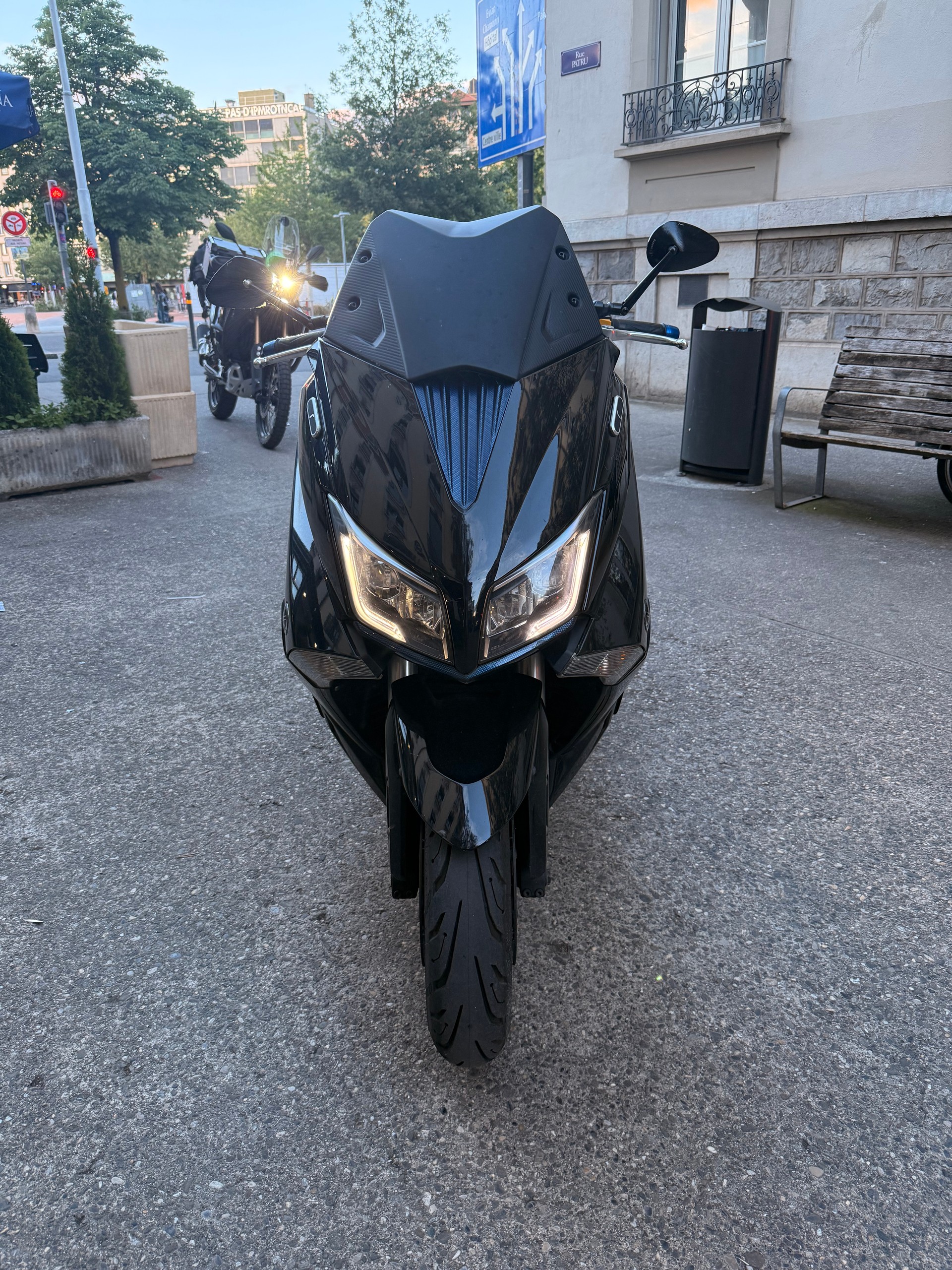 YAMAHA T-MAX XP 530 ABS-image-0
