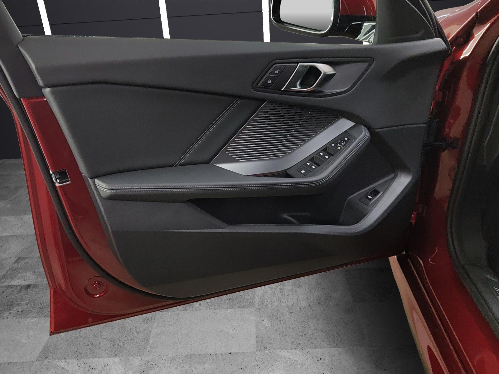 BMW 123 xDrive-image-14
