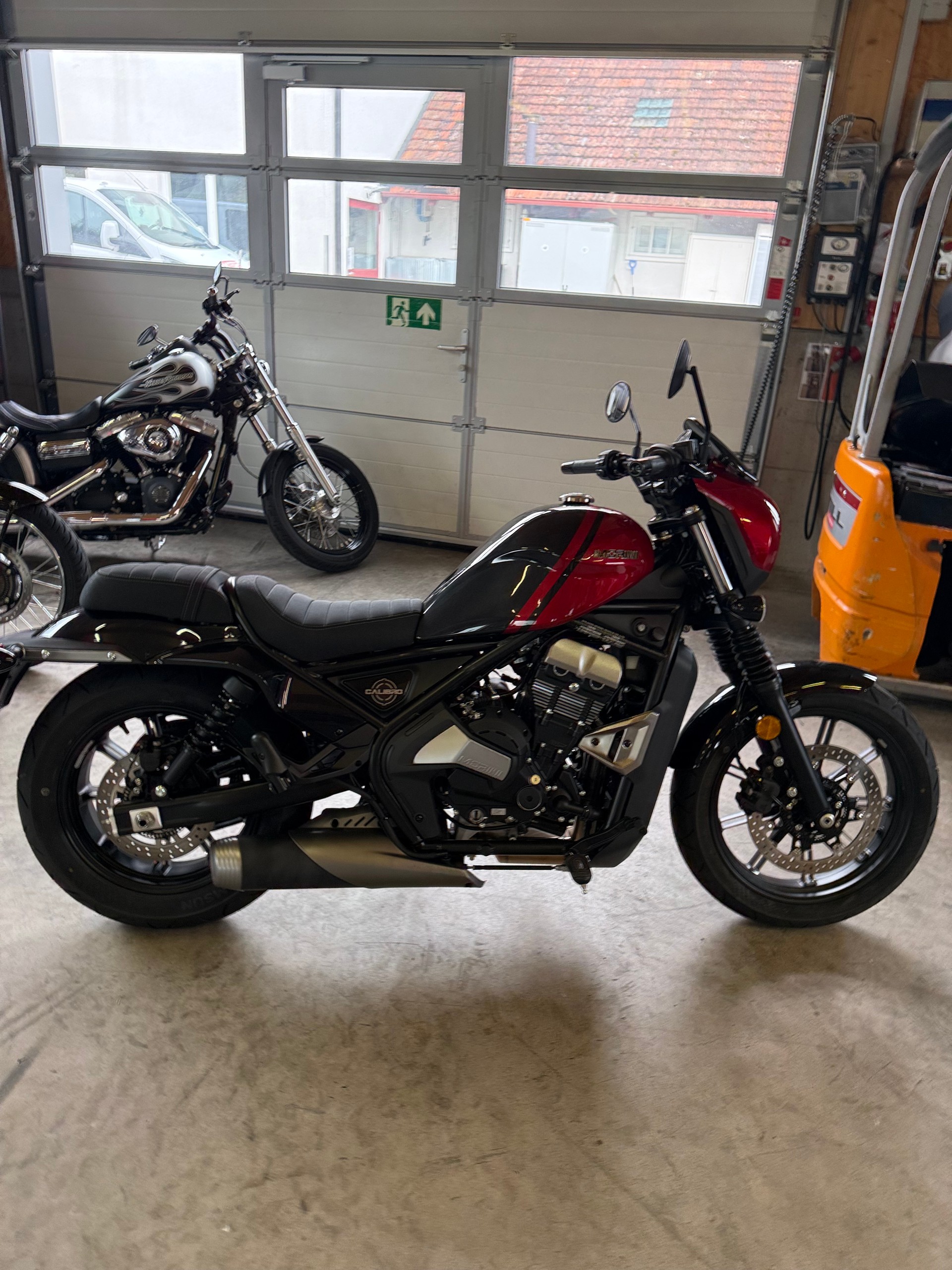 MOTO MORINI CALIBRO CUSTOM 700-image-4