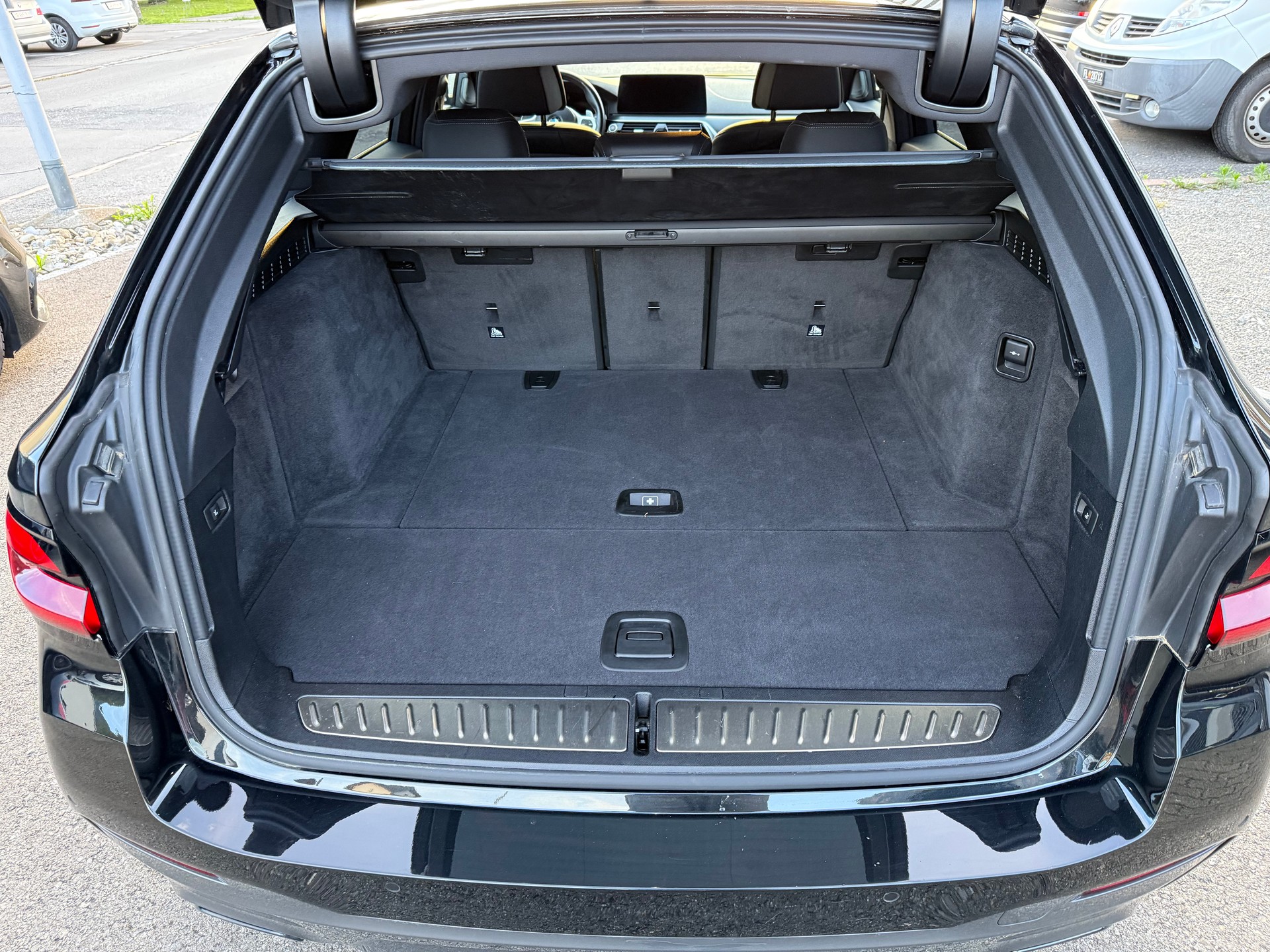 BMW 530i xDrive SAG Touring-image-9