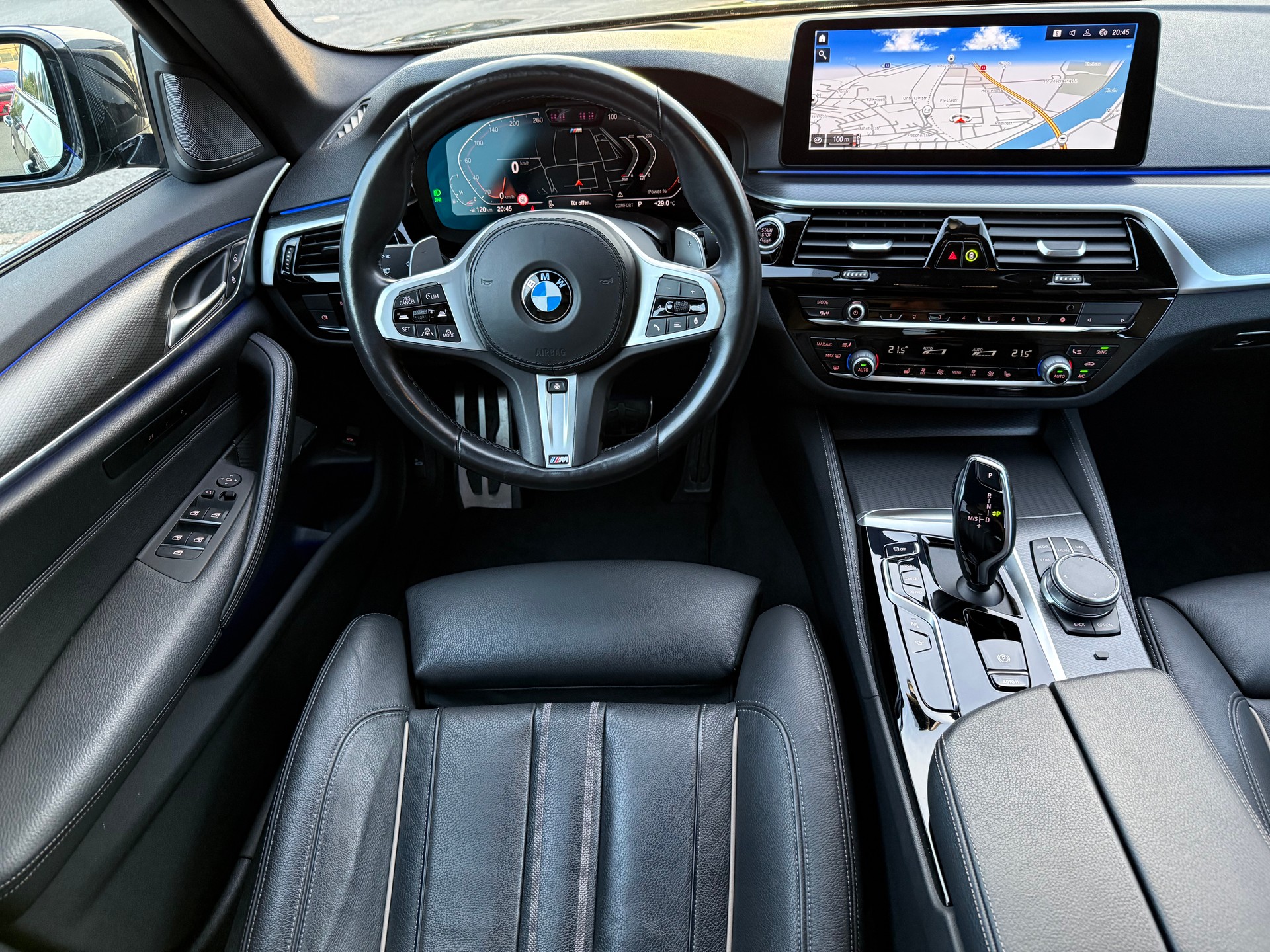 BMW 530i xDrive SAG Touring-image-28