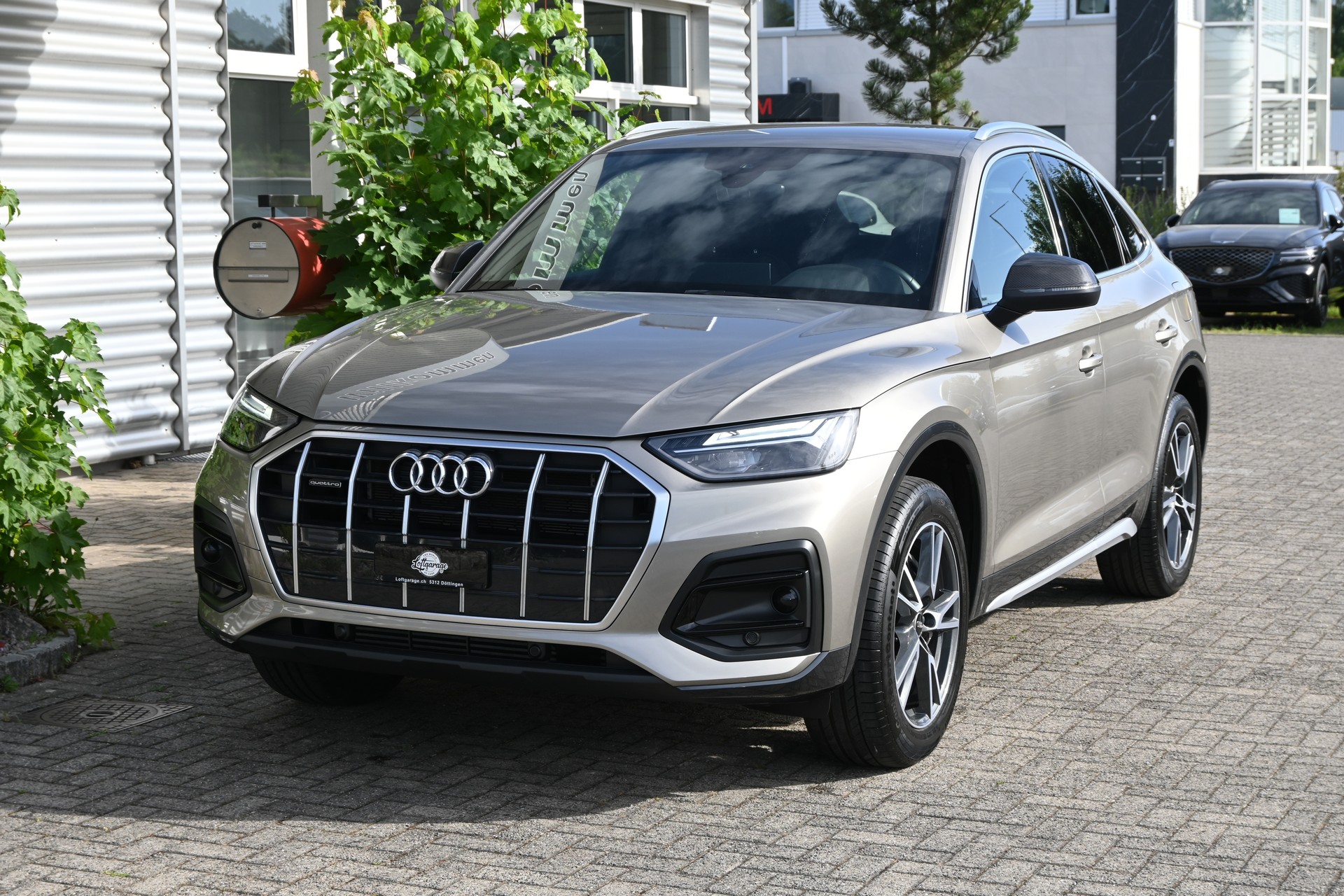 AUDI Q5 Sportback 50 TFSI PHEV S Line quattro S-tronic + AHK 2400kg-showroom-element-1