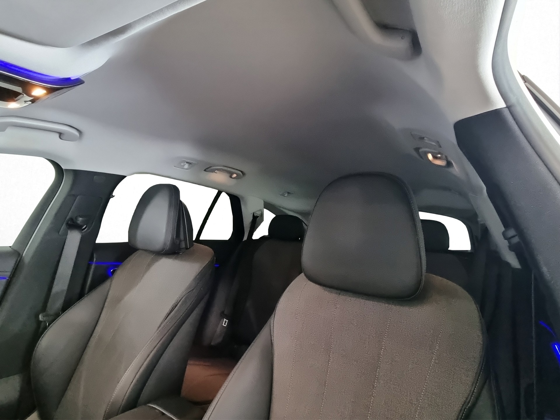 MERCEDES-BENZ E 220d SW Avantgarde Sport getönte Scheiben-image-12