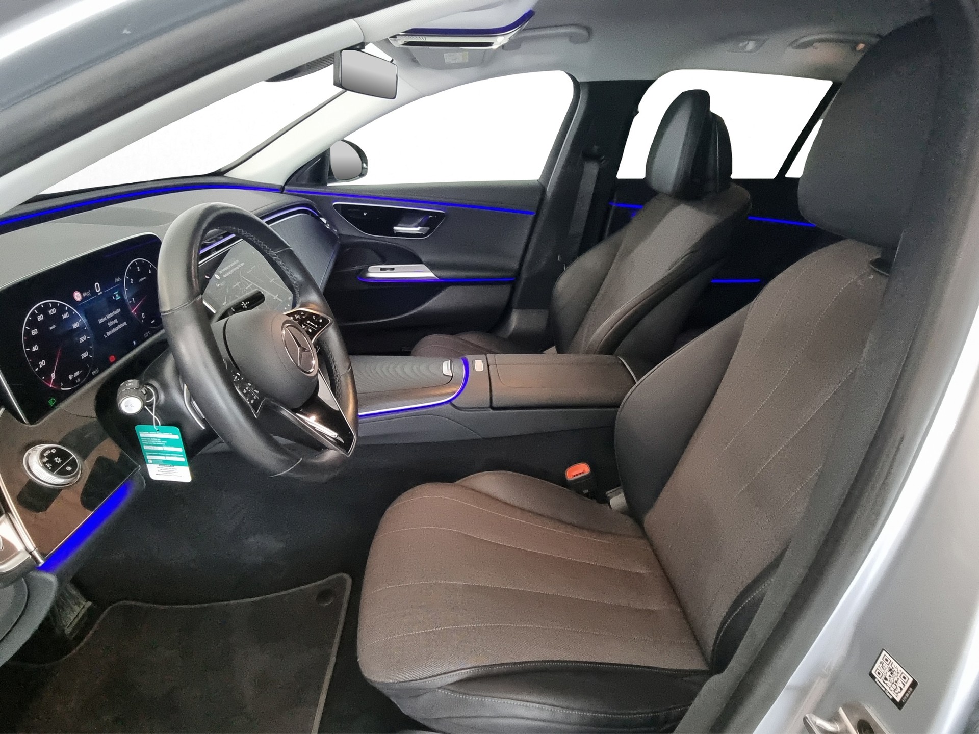 MERCEDES-BENZ E 220d SW Avantgarde Sport getönte Scheiben-image-5