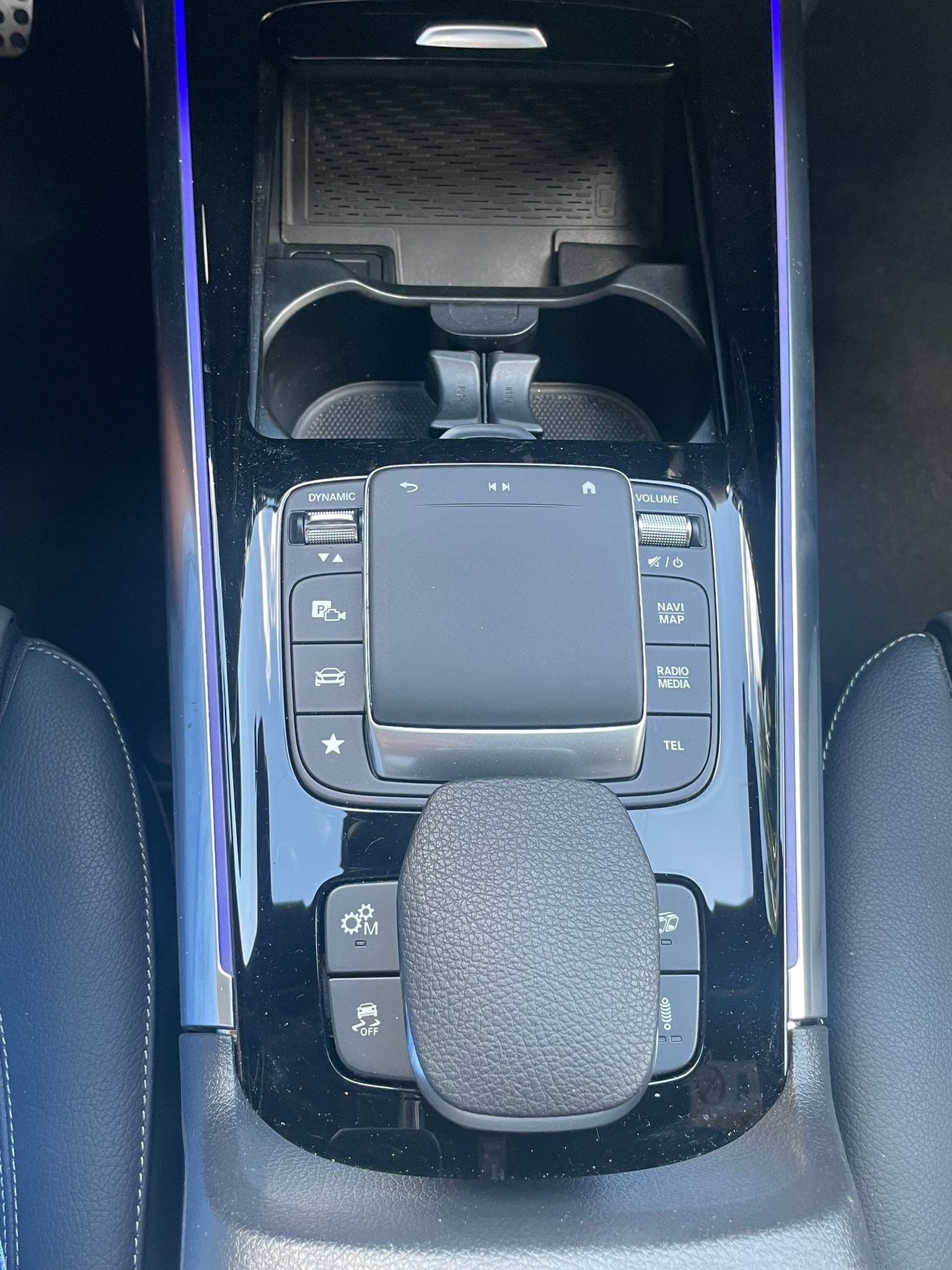 MERCEDES-BENZ Facelift GLA 45 4MATIC+ | Premium-Paket | Burmester | 360° | MULTIBEAM LED | 20" AMG | Memory | AR Navigation-image-13