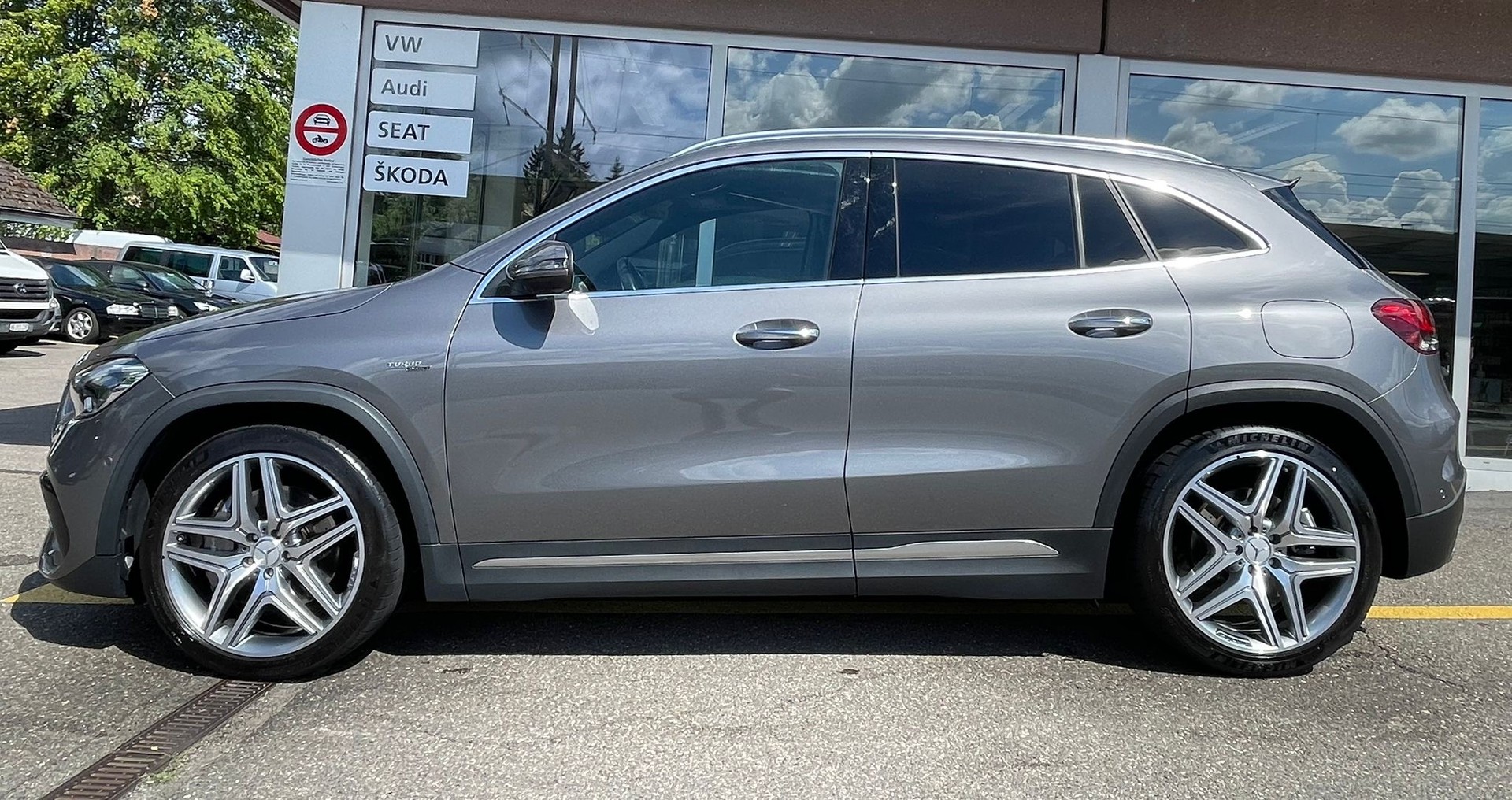 MERCEDES-BENZ Facelift GLA 45 4MATIC+ | Premium-Paket | Burmester | 360° | MULTIBEAM LED | 20" AMG | Memory | AR Navigation