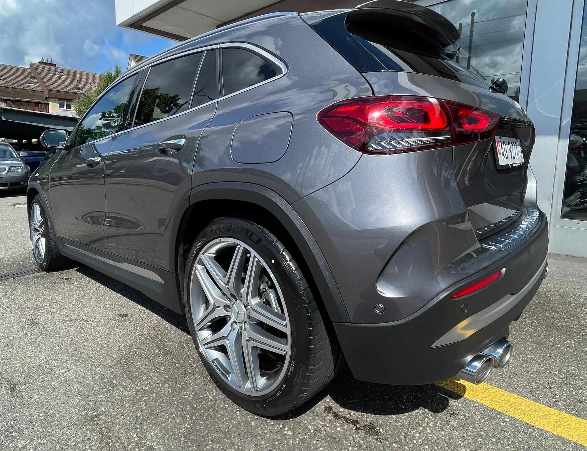 MERCEDES-BENZ Facelift GLA 45 4MATIC+ | Premium-Paket | Burmester | 360° | MULTIBEAM LED | 20" AMG | Memory | AR Navigation-image-3