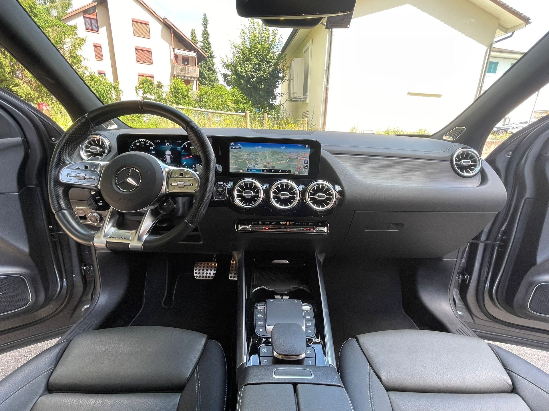 MERCEDES-BENZ Facelift GLA 45 4MATIC+ | Premium-Paket | Burmester | 360° | MULTIBEAM LED | 20" AMG | Memory | AR Navigation-image-7