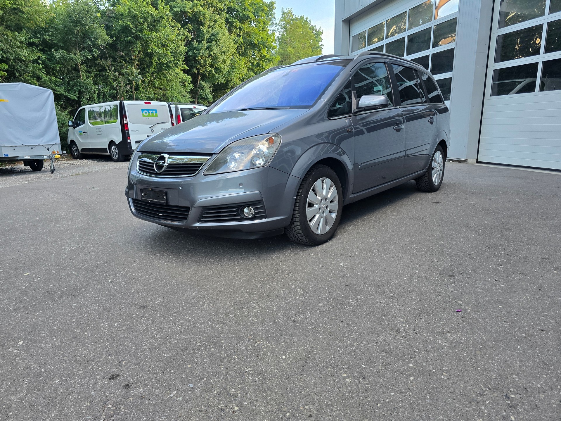 OPEL Zafira 2.2i 16V Cosmo