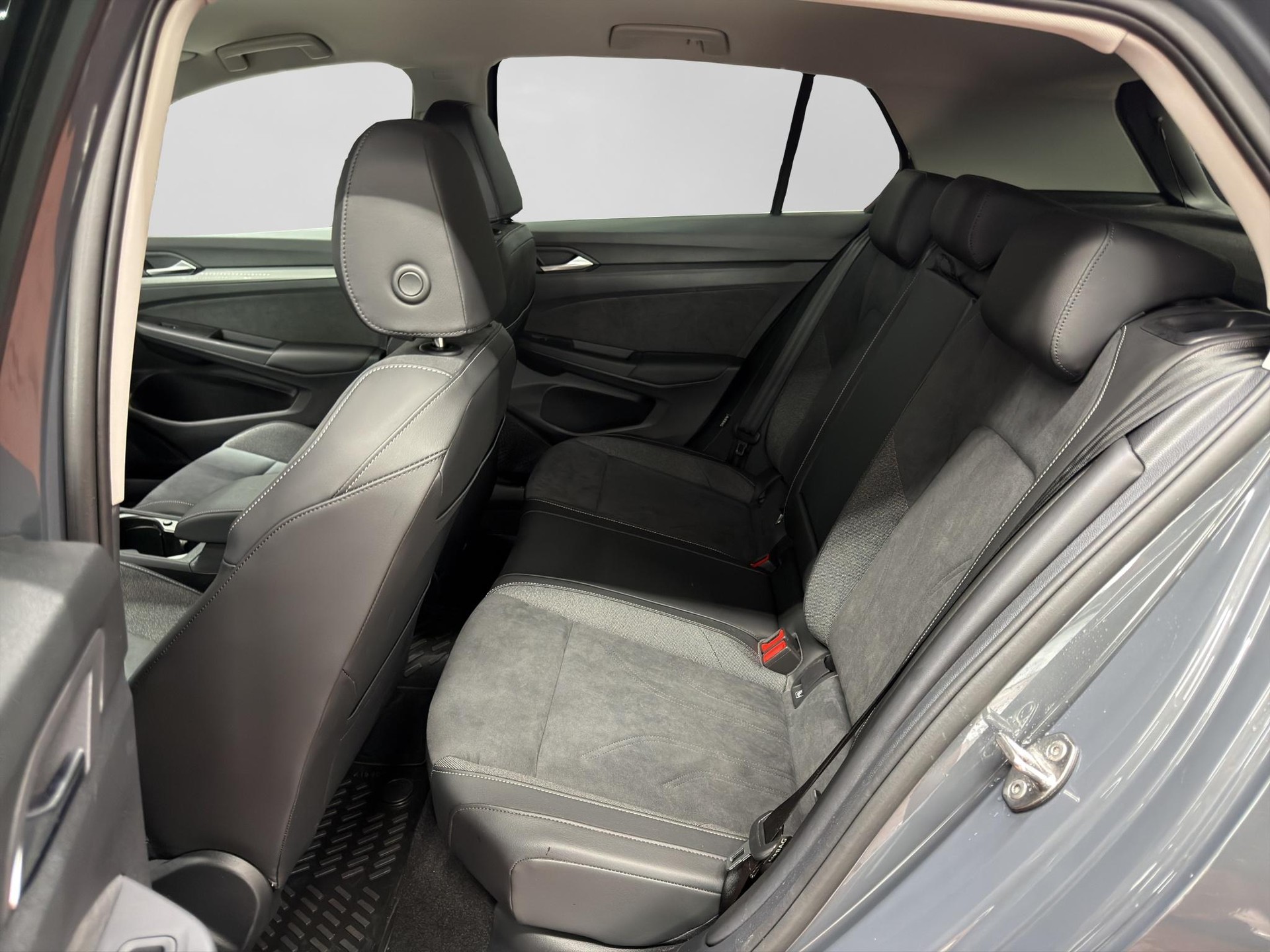 VW Golf VIII 1.5 TSI PHEV Style DSG-image-7