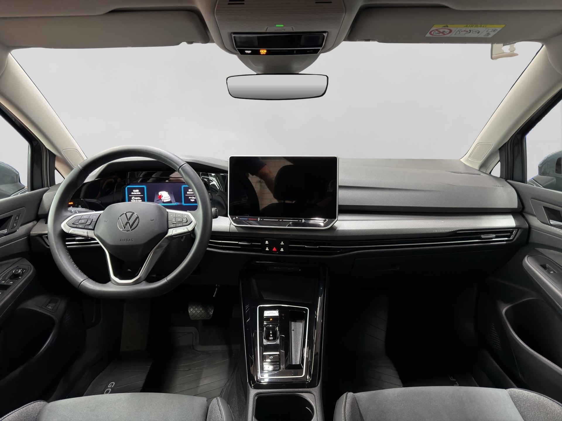 VW Golf VIII 1.5 TSI PHEV Style DSG-image-4