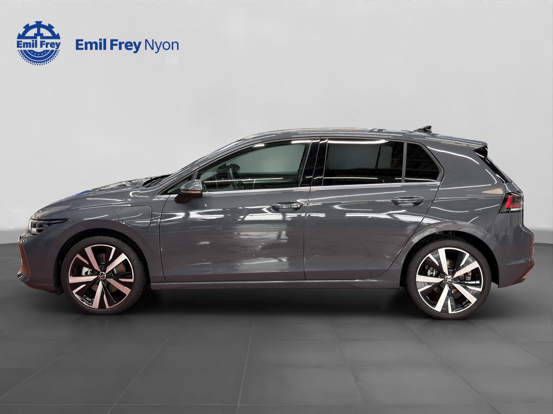 VW Golf VIII 1.5 TSI PHEV Style DSG-showroom-element-3