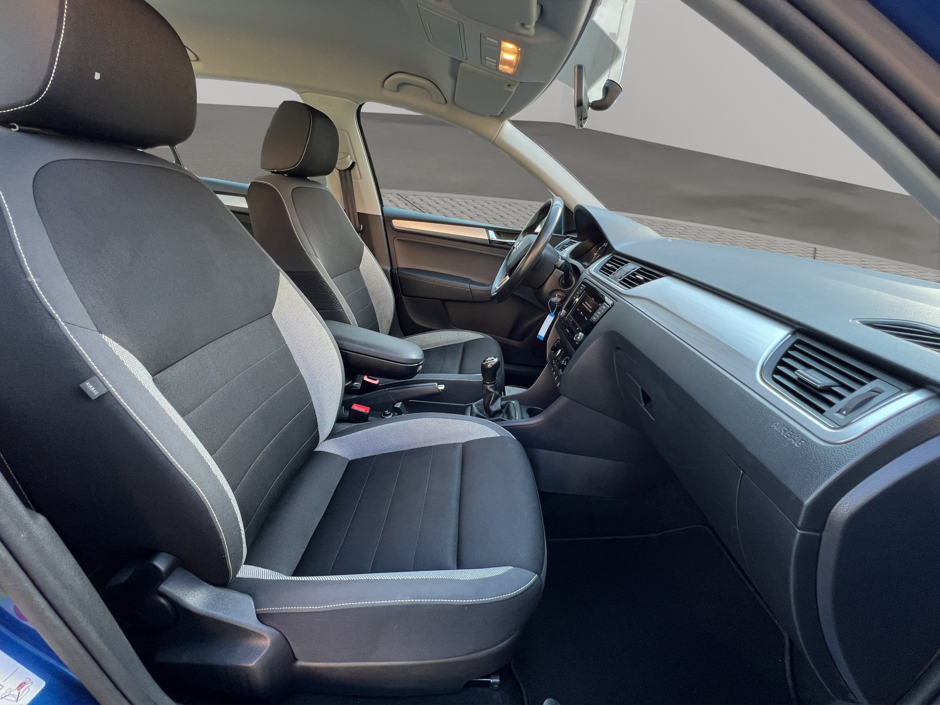 SKODA Rapid Spaceback 1.0 TSI Ambition-image-10