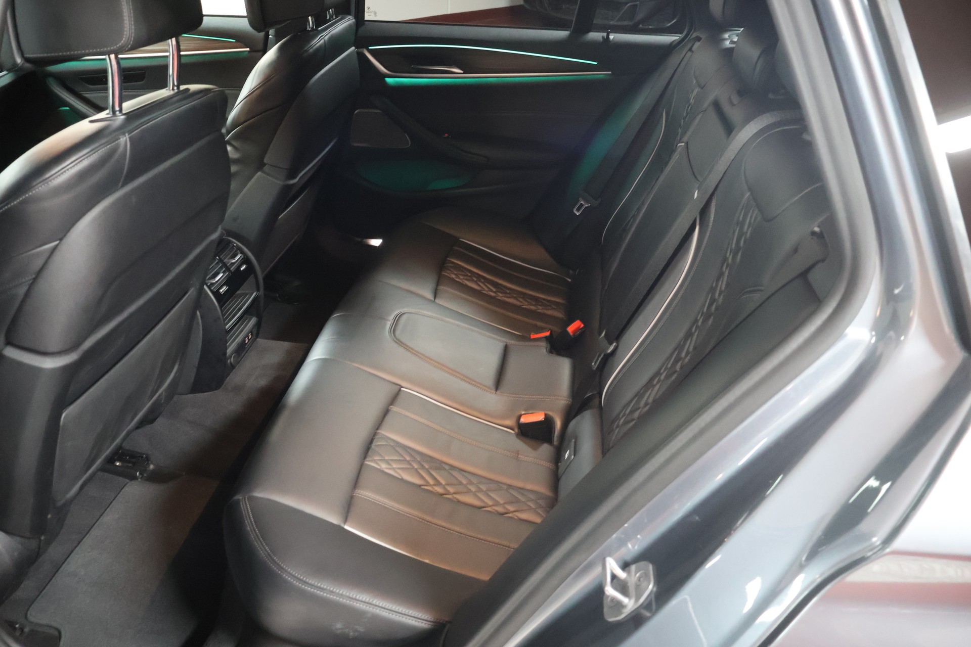 BMW 520d xDrive 48V Touring M Sport Steptronic-image-20