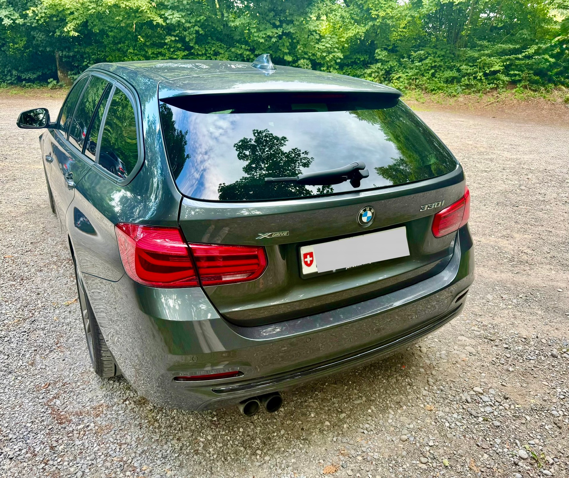 BMW 330i xDrive SAG-image-3