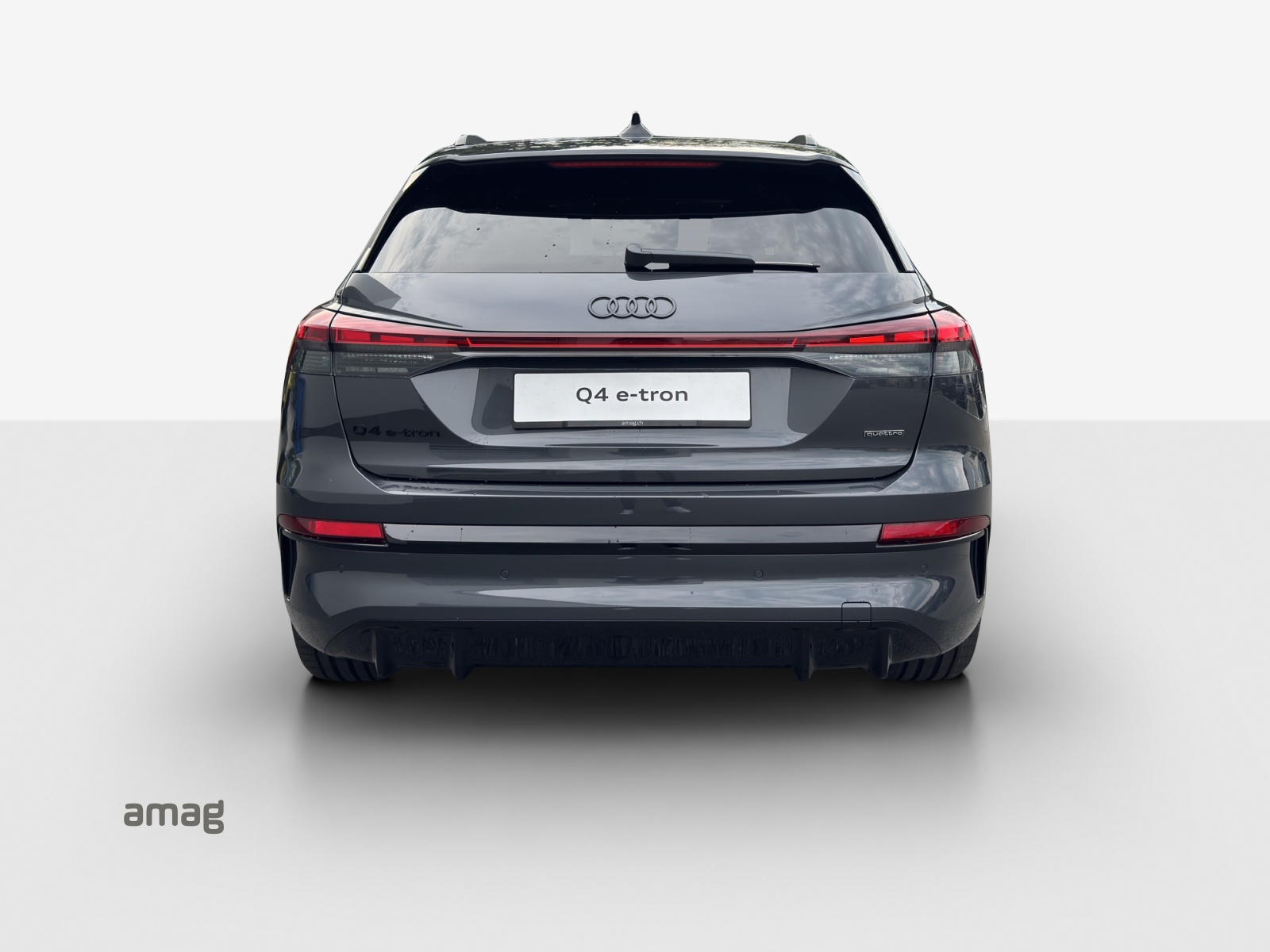 AUDI Q4 e-tron SUV quattro performance-showroom-element-3