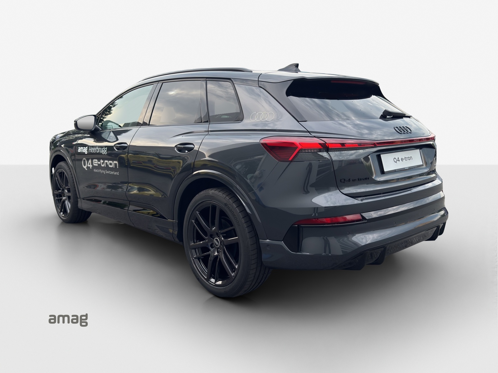 AUDI Q4 e-tron SUV quattro performance-showroom-element-2
