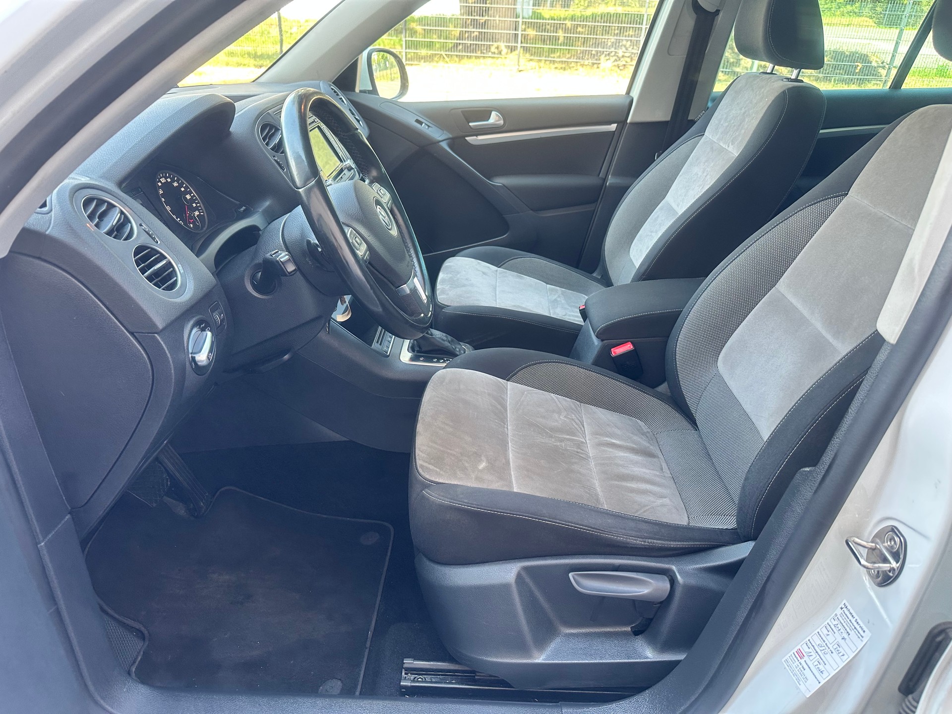 VW Tiguan 2.0 TSI Design 4Motion DSG-image-12