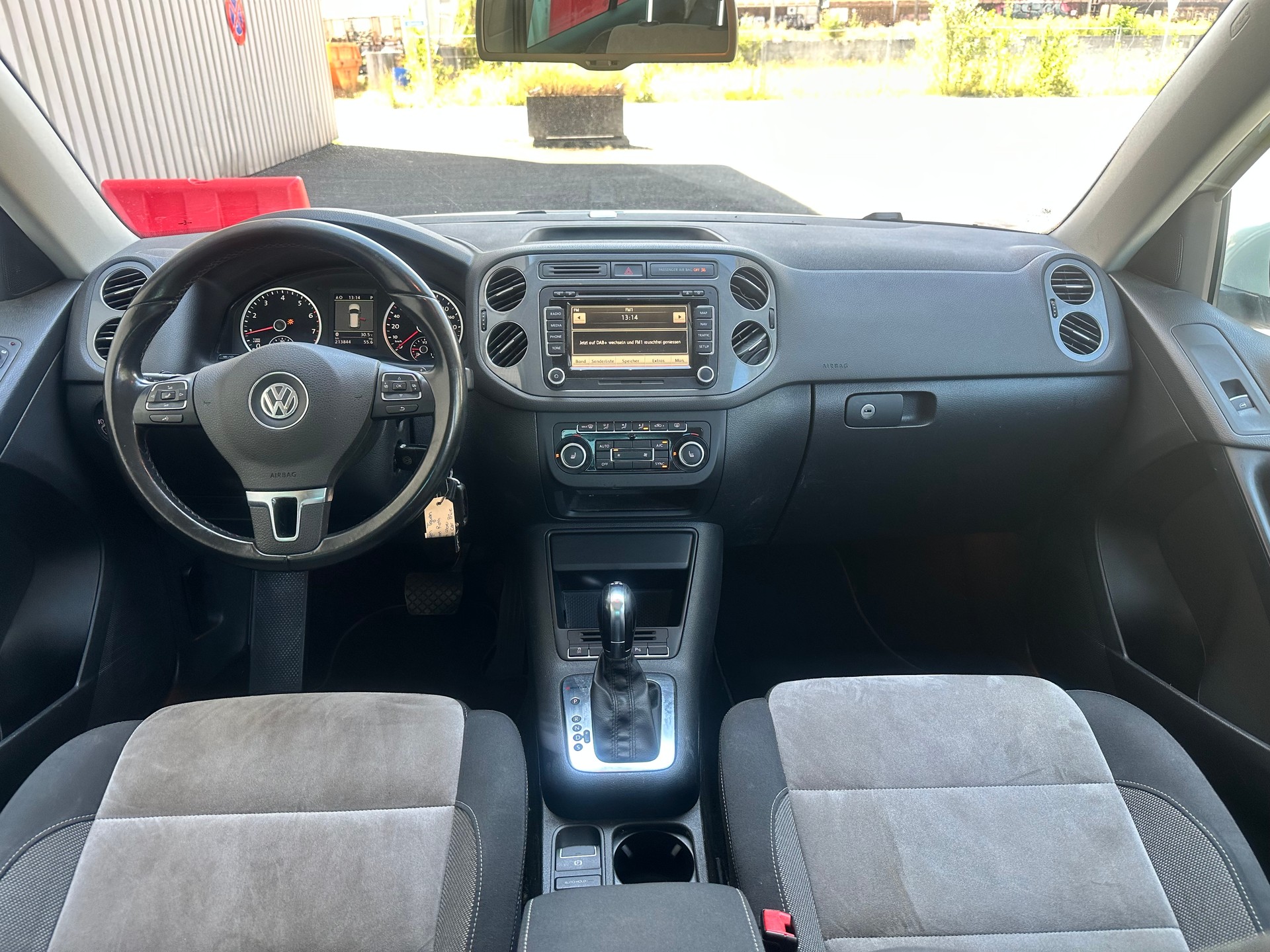VW Tiguan 2.0 TSI Design 4Motion DSG-image-10