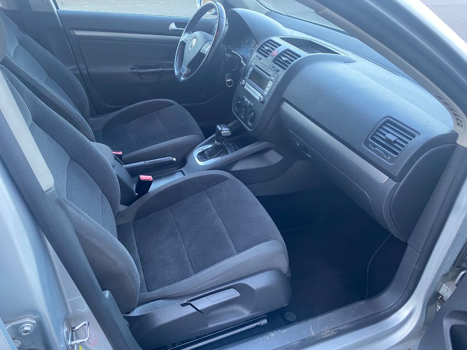 VW Golf Variant 1.4 TSI Comfortline DSG-image-5