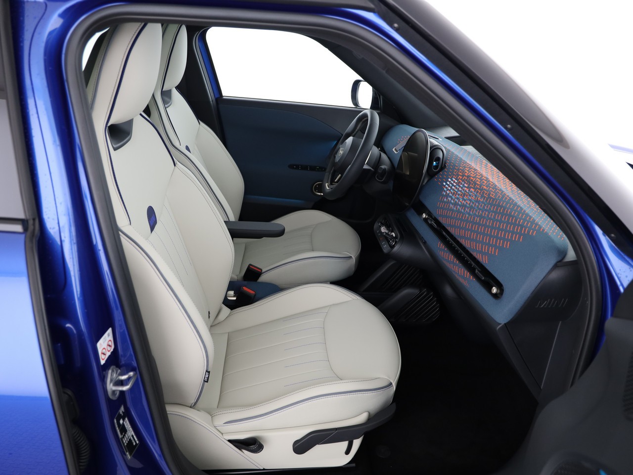 MINI Aceman E-image-13