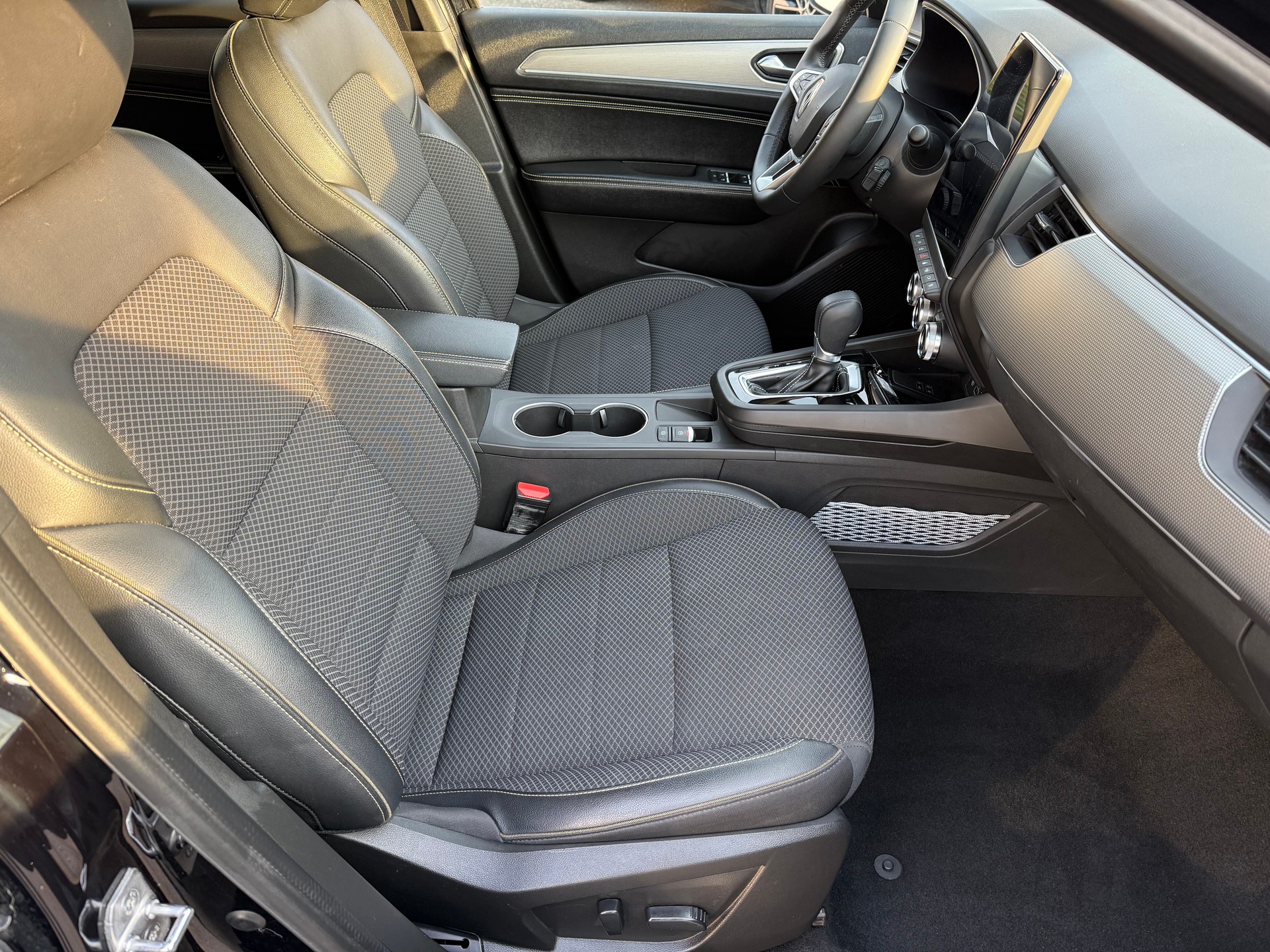 RENAULT Arkana 1.6 E-Techno-image-10