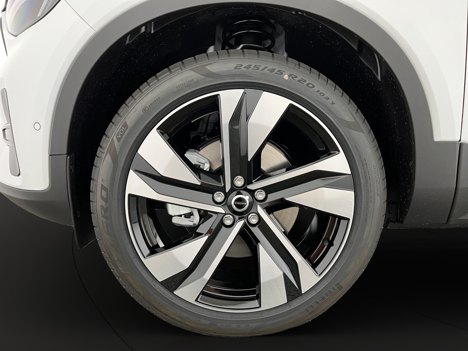 VOLVO XC40 2.0 B3 MH Plus Dark-image-6