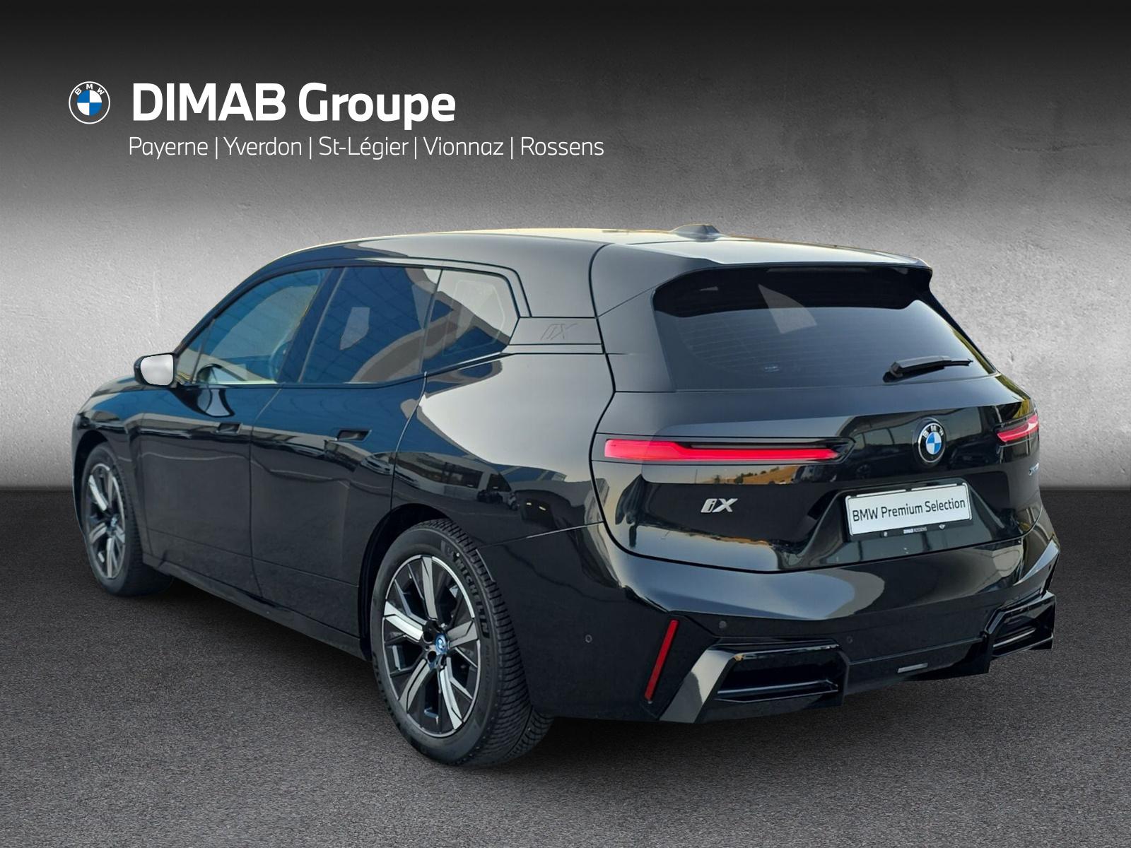 BMW iX xDrive60 M Sport Pro (CH) AHK 2.5T ** Action de Leasing à 0.9% **-showroom-element-2