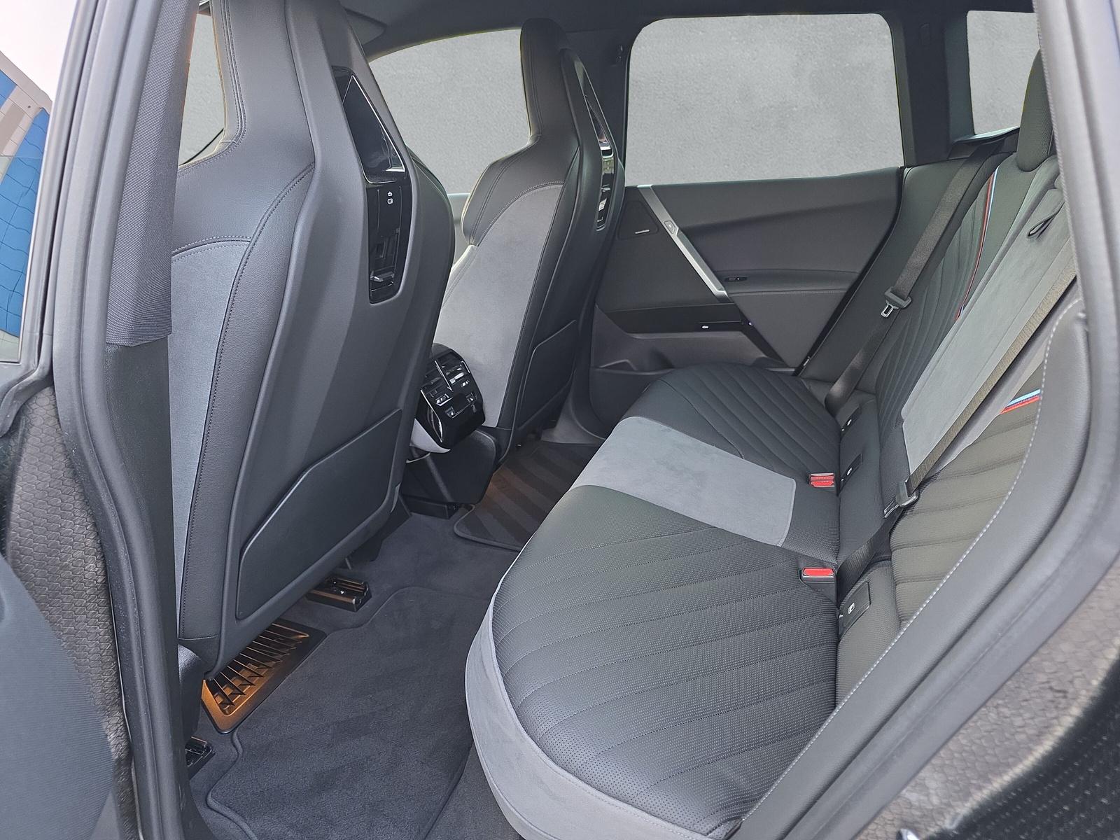 BMW iX xDrive60 M Sport Pro (CH) AHK 2.5T ** Action de Leasing à 0.9% **-image-15