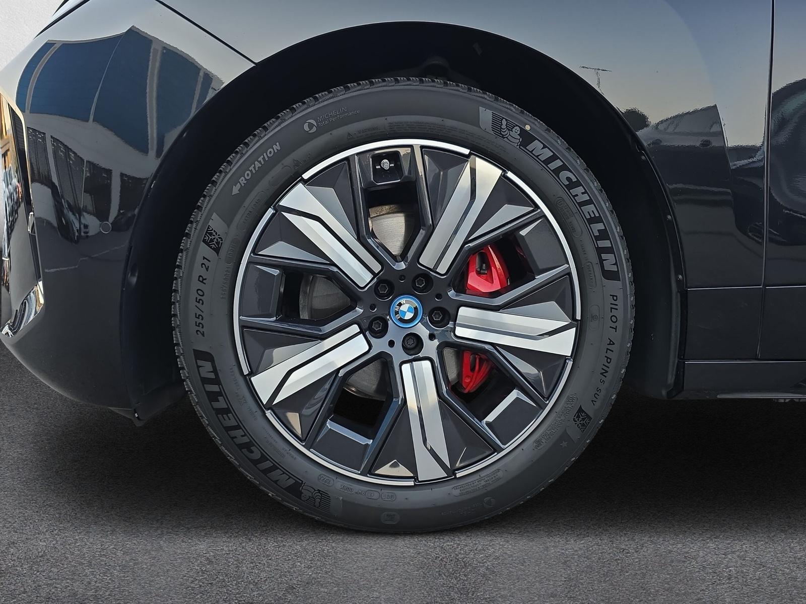BMW iX xDrive60 M Sport Pro (CH) AHK 2.5T ** Action de Leasing à 0.9% **-image-9
