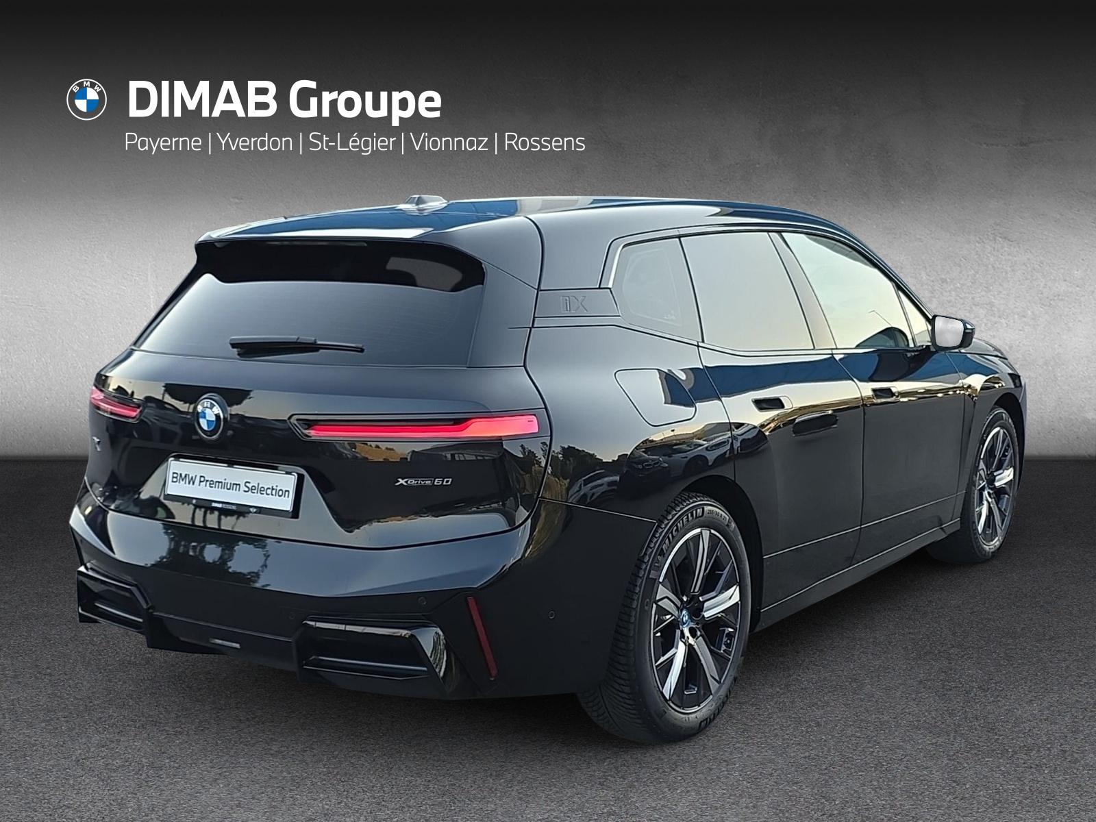 BMW iX xDrive60 M Sport Pro (CH) AHK 2.5T ** Action de Leasing à 0.9% **-image-4