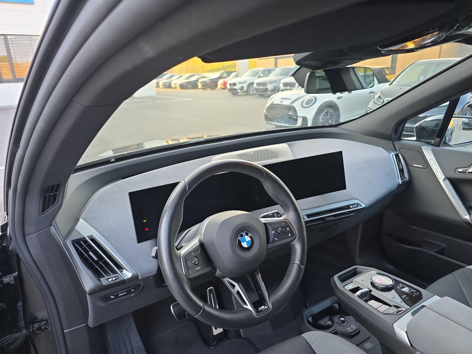BMW iX xDrive60 M Sport Pro (CH) AHK 2.5T ** Action de Leasing à 0.9% **-image-26