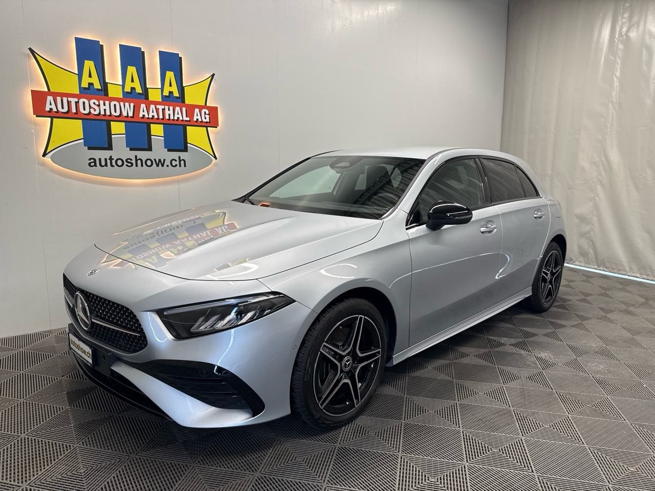 MERCEDES-BENZ A 250 e DCT AMG