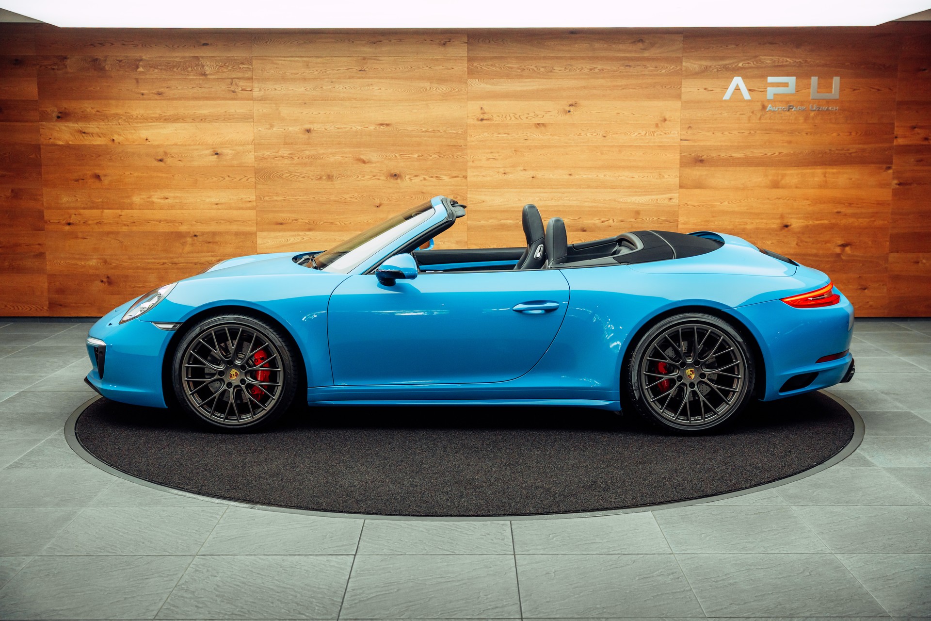 PORSCHE 911 Carrera 4S Cabrio PDK Miamiblau-image-8