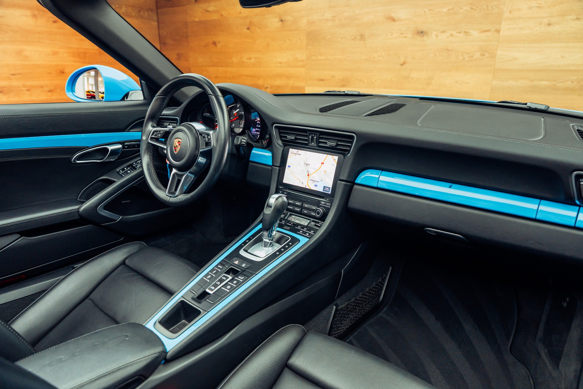 PORSCHE 911 Carrera 4S Cabrio PDK Miamiblau-image-4
