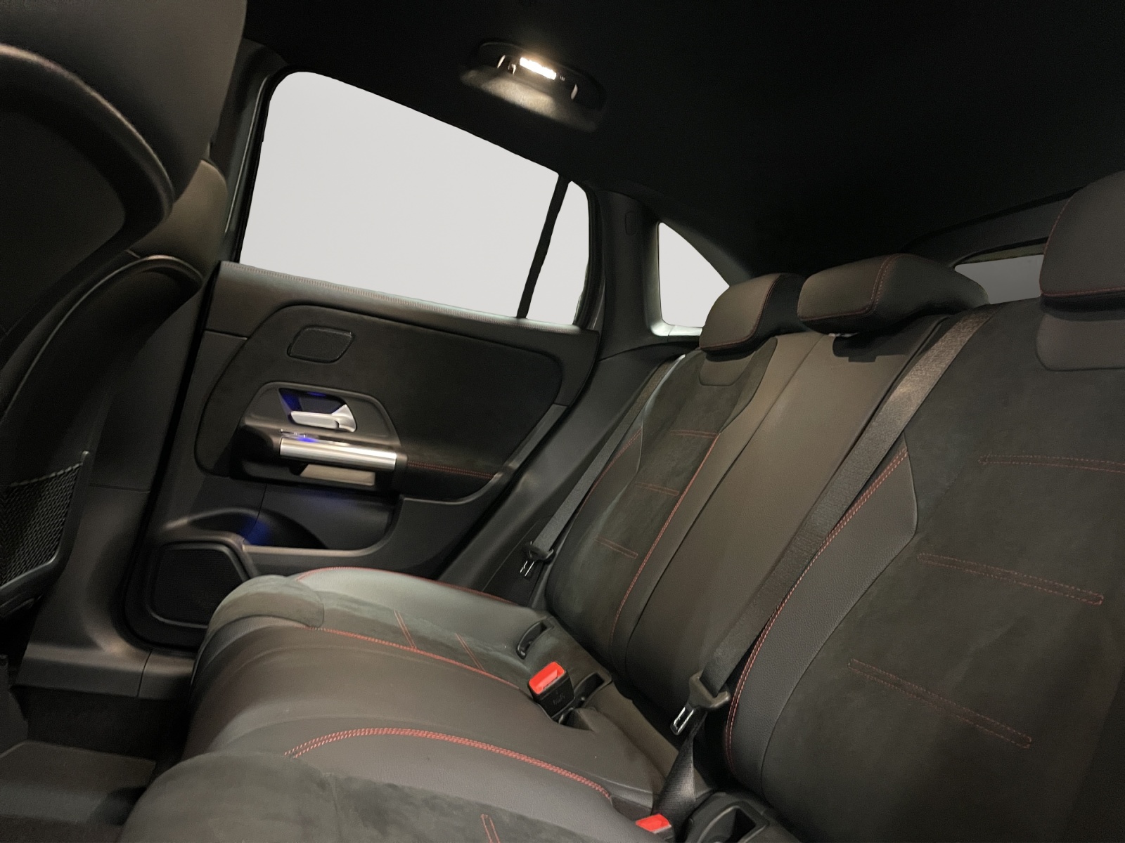 MERCEDES-BENZ GLA 250 4Matic 8G-DCT Swiss Star-image-10