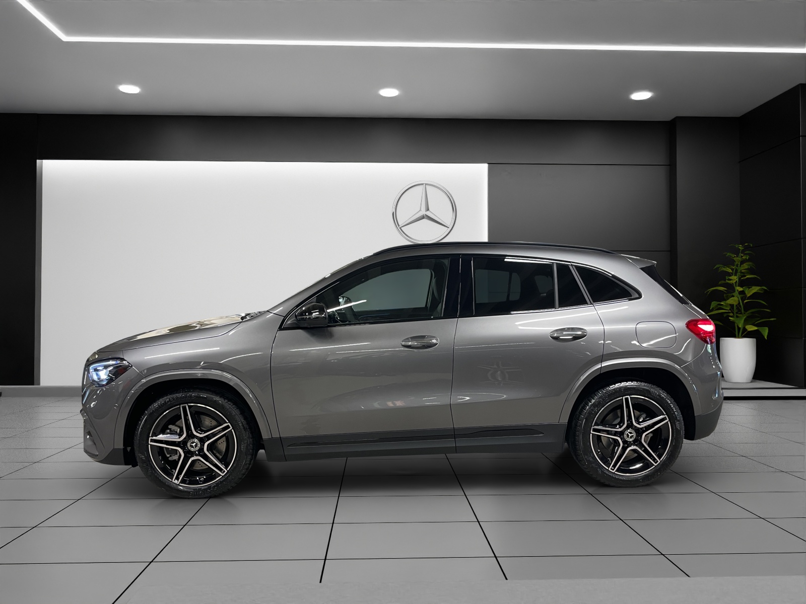 MERCEDES-BENZ GLA 250 4Matic 8G-DCT Swiss Star-showroom-element-2