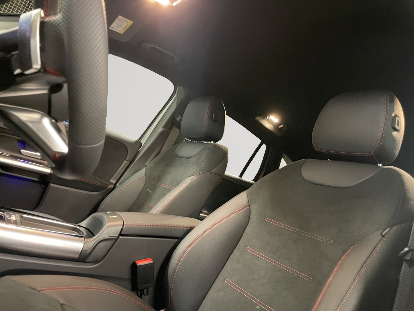 MERCEDES-BENZ GLA 250 4Matic 8G-DCT Swiss Star-image-9