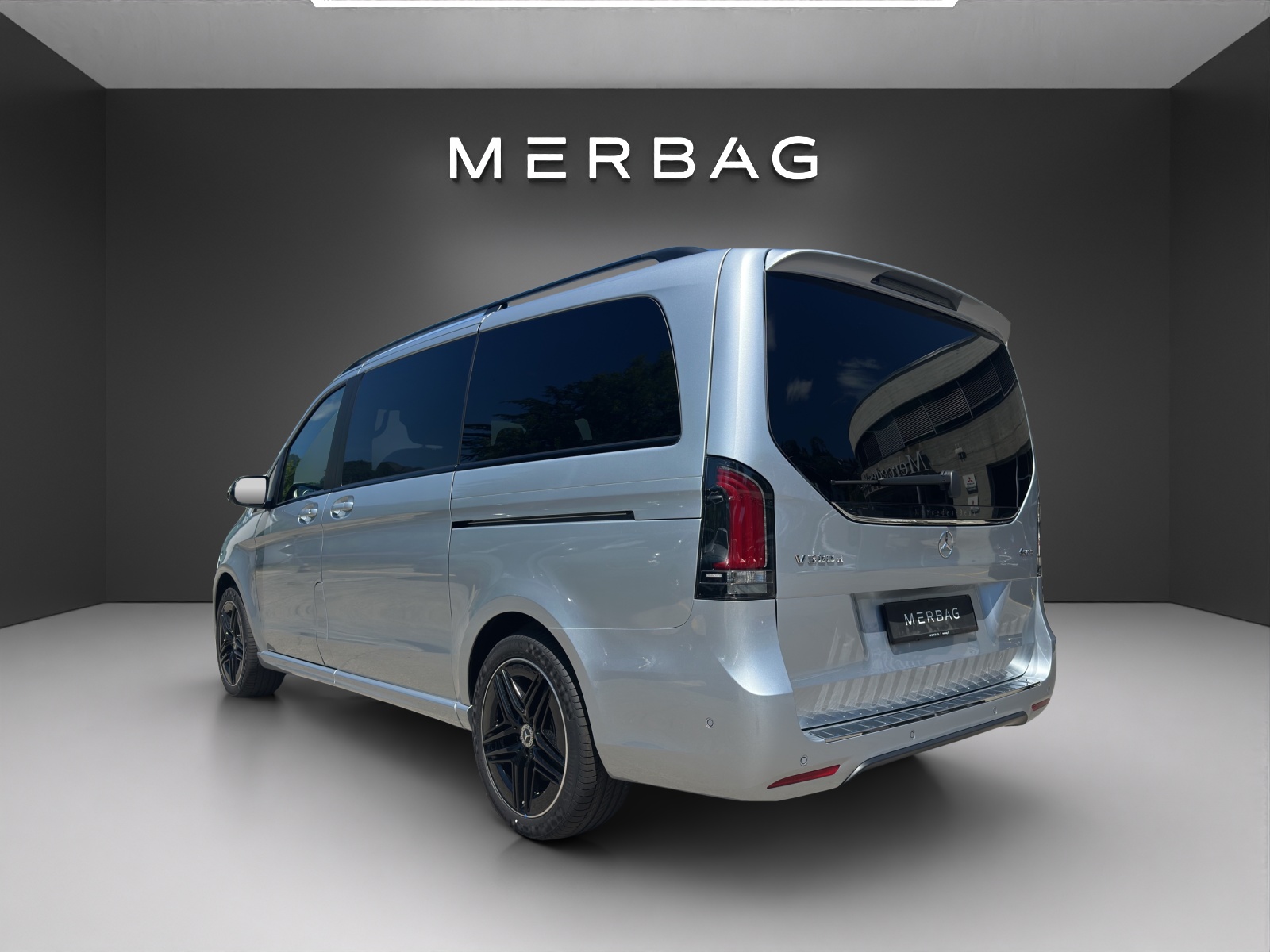MERCEDES-BENZ V 300 d lang 4Matic Exclusive 9G-Tronic-image-4