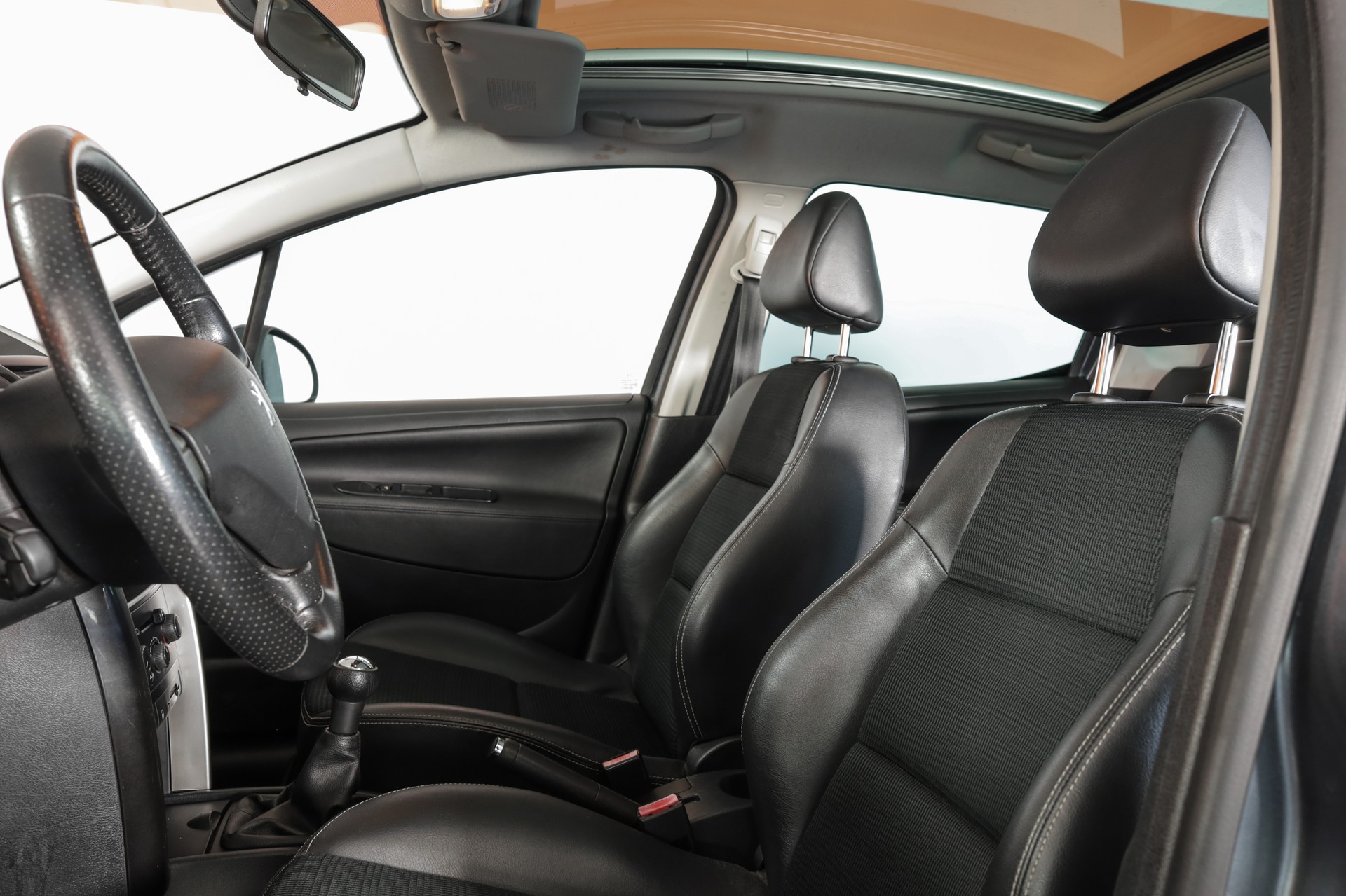 PEUGEOT 207 SW 1.6 16V Allure-image-9