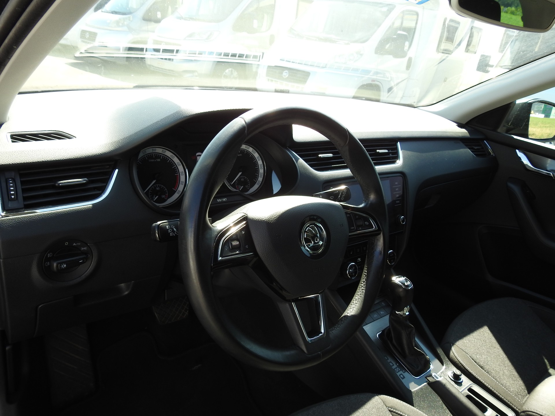 SKODA Octavia Combi 2.0 TDI Soleil 4x4 DSG-image-12