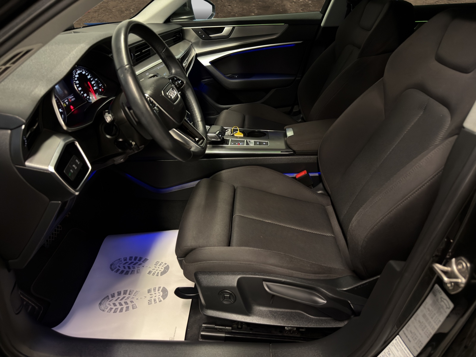 AUDI A6 Avant 40 TDI Sport Attraction S-tronic-image-12
