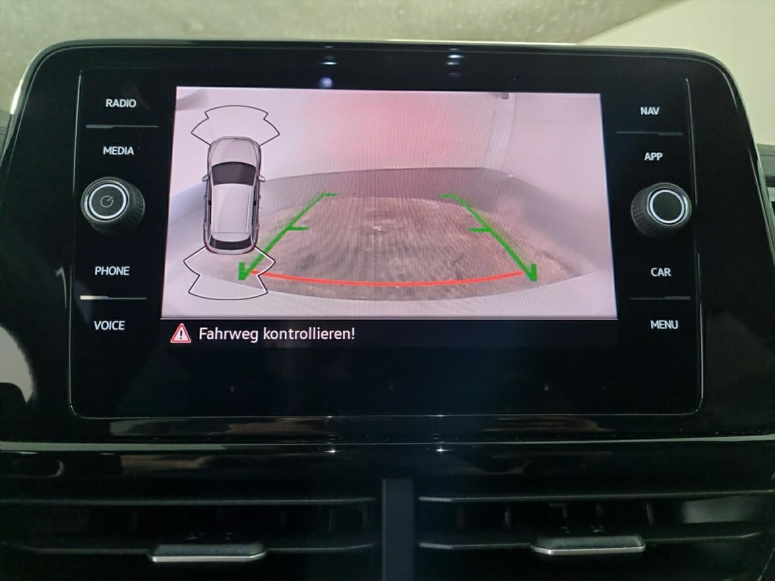 VW T-Roc 2.0 TSI R DSG 4Motion-image-10