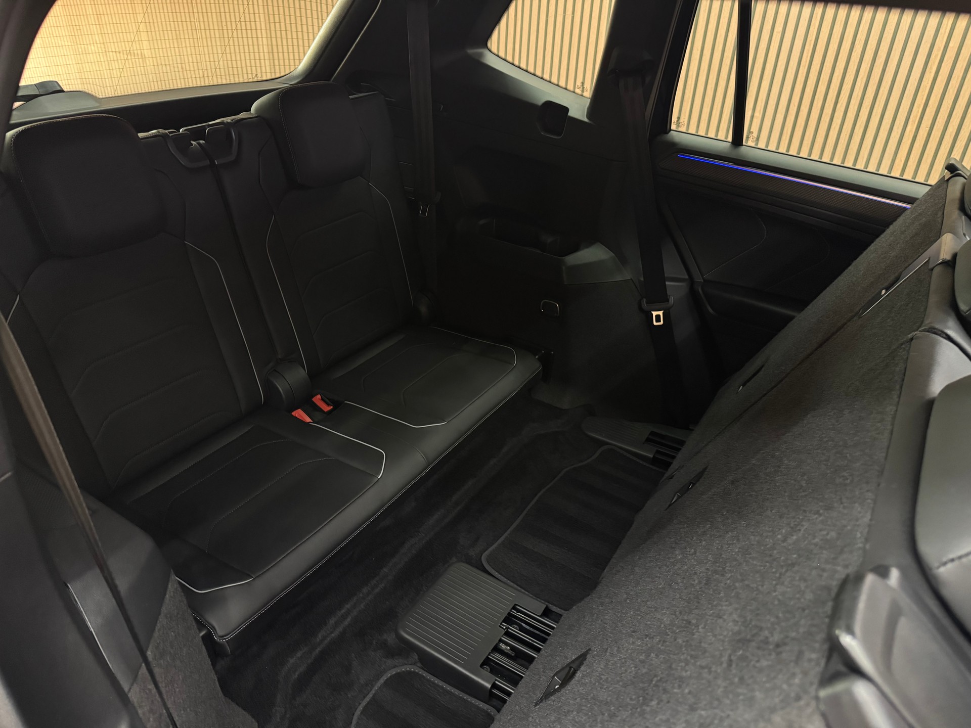 VW Tiguan Allspace 2.0 TDI SCR R-Line DSG 7 Sitze *ab CHF 299.-/ Monat*-image-17