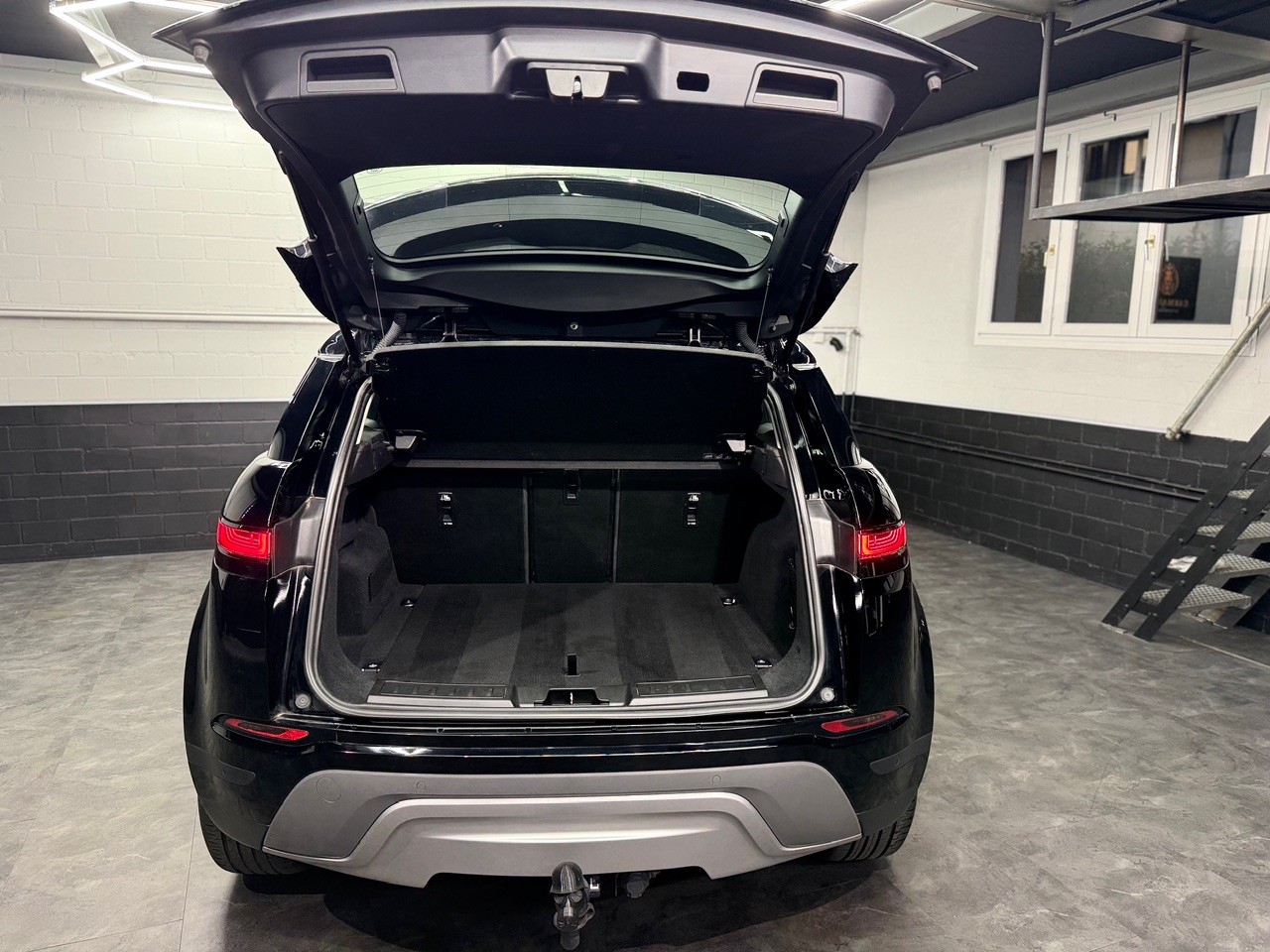 LAND ROVER Range Rover Evoque R-Dynamic D 180 S AT9-image-17