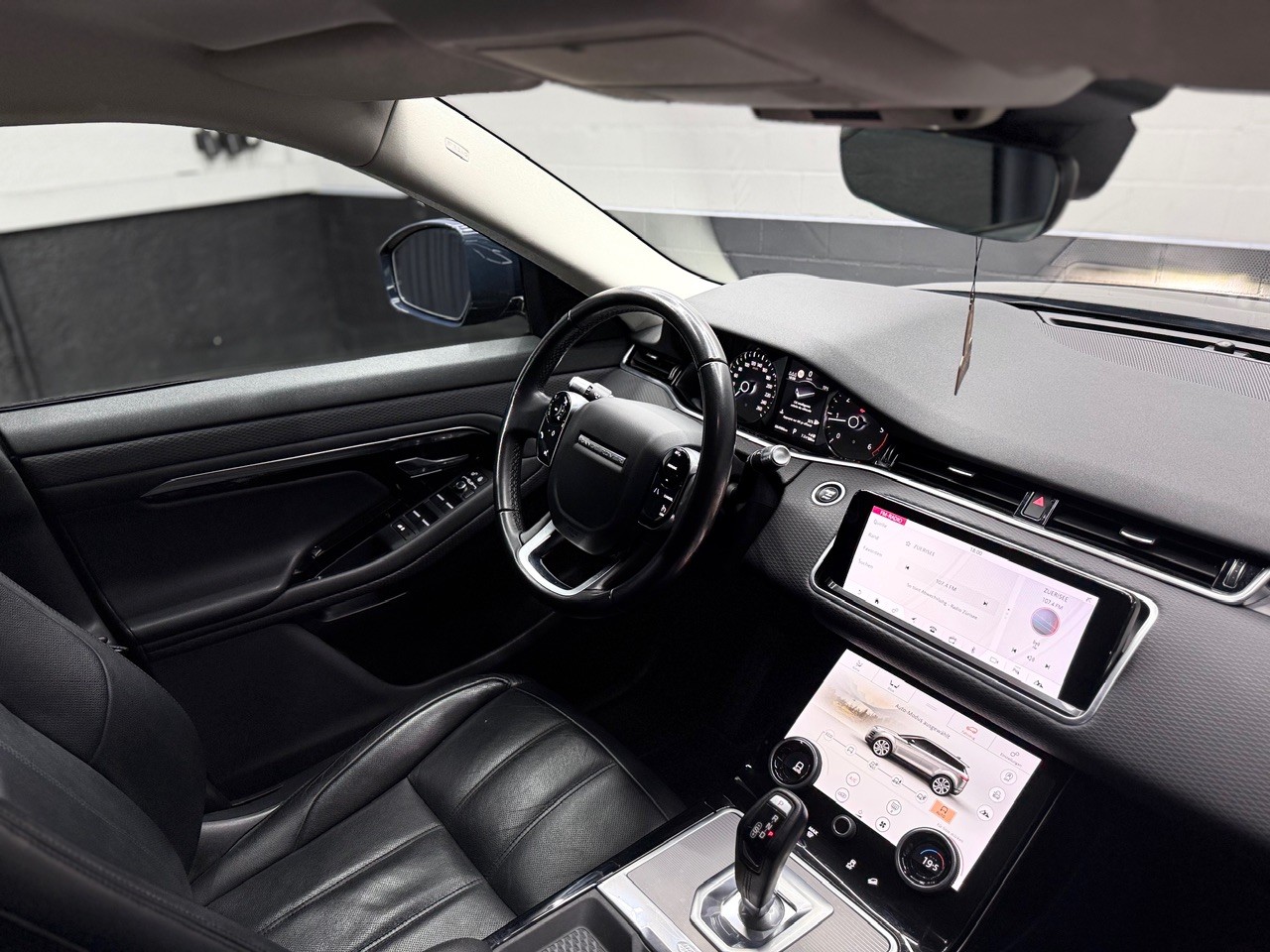 LAND ROVER Range Rover Evoque R-Dynamic D 180 S AT9-image-20