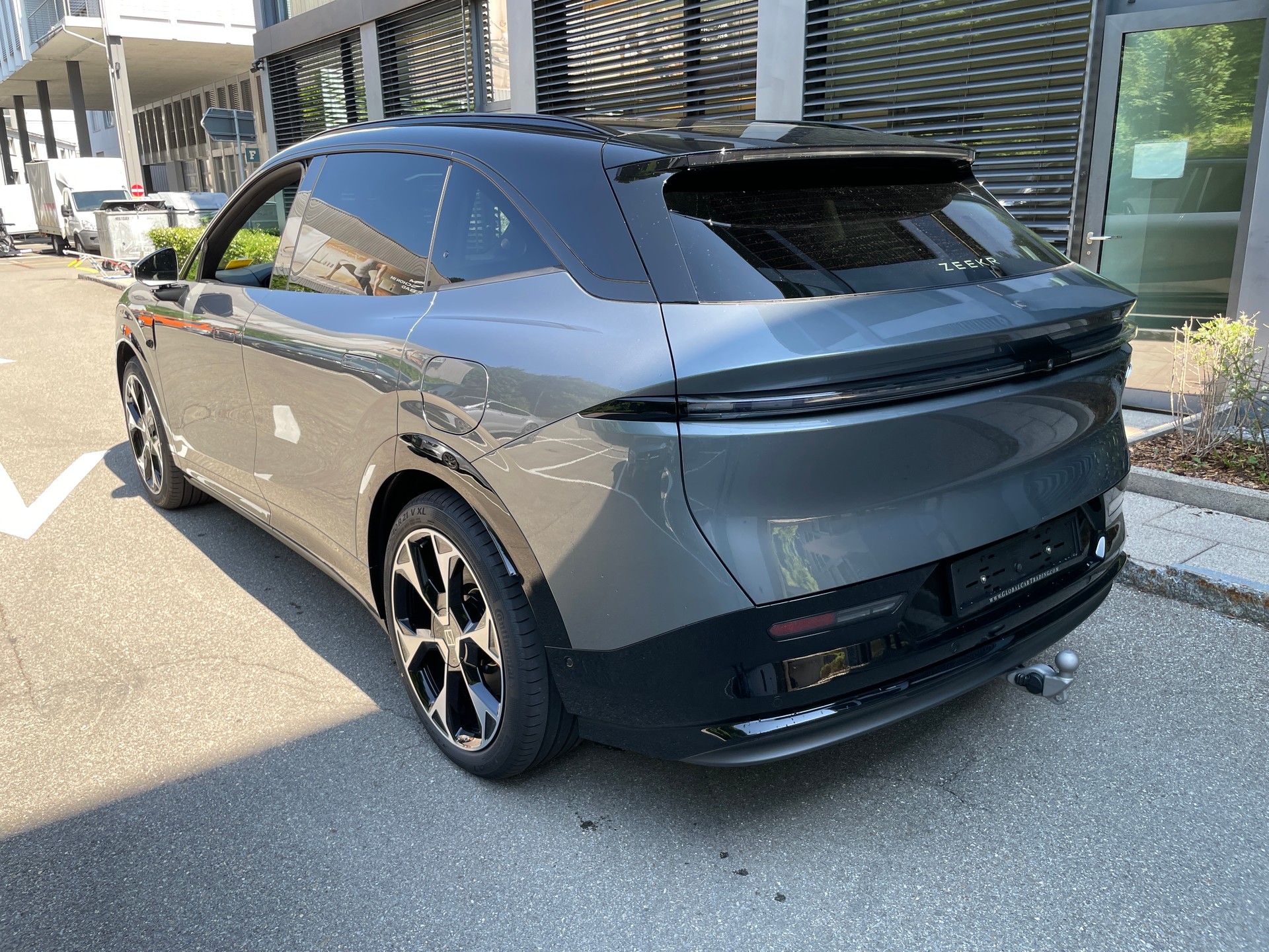 ZEEKR 7X 100kWh Privilege AWD mit Comfort und Cockpitpaket, AHK, Modell 2026-showroom-element-2
